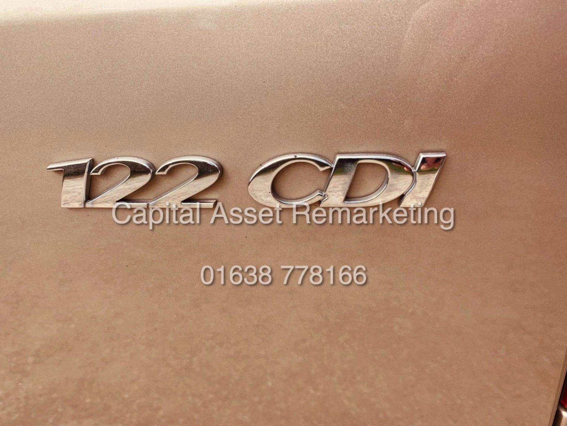 MERCEDES VITO 122CDI "SPORT-X SPEC" AUTOMATIC (12 REG) 224BHP - FULL 2-TONE LEATHER AIR CON *LOOK* - Image 9 of 24