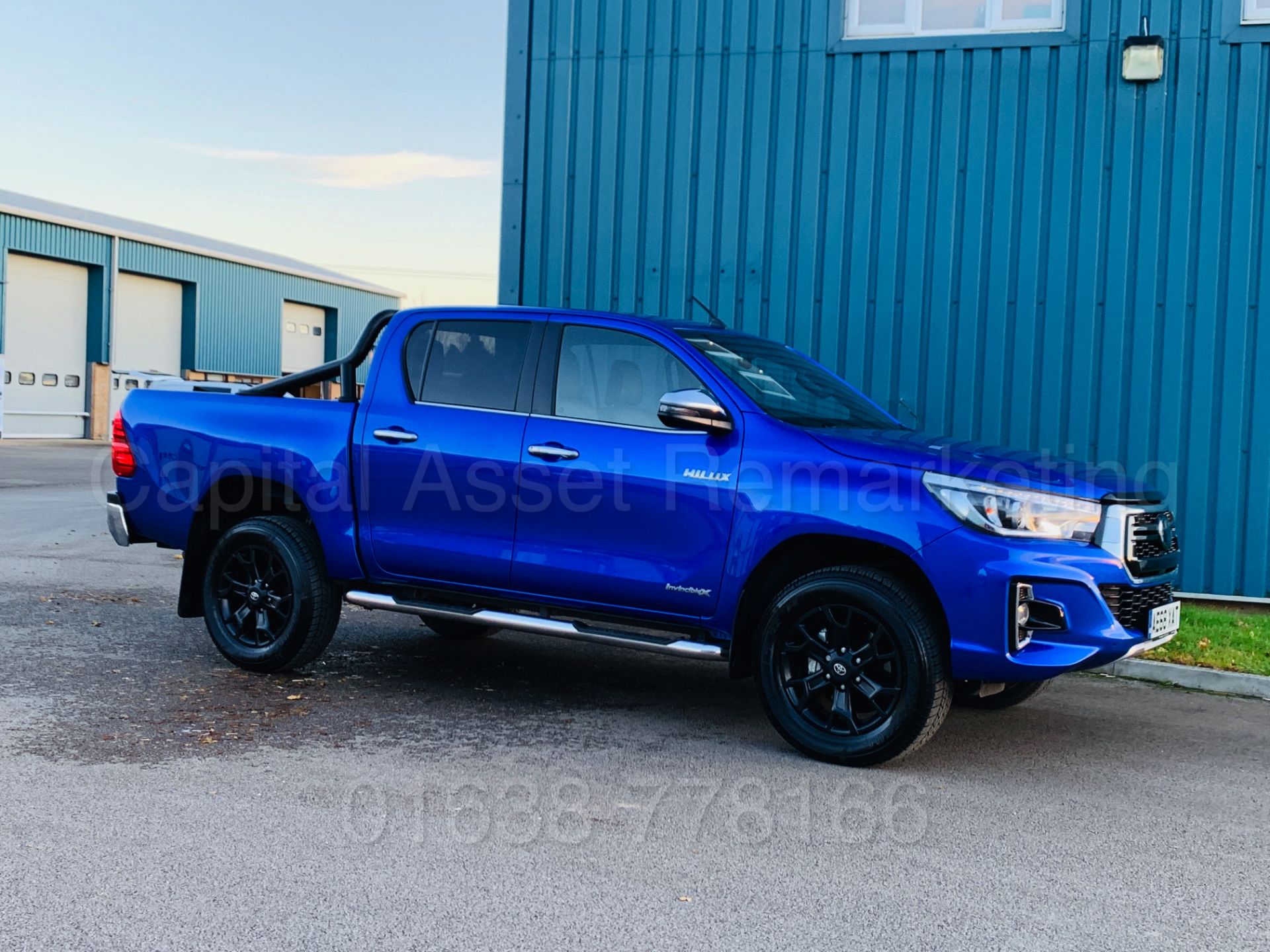 TOYOTA HILUX *INVINCIBLE X - LE* D/CAB PICK-UP (2019 MODEL) 'D-4D - AUTO - LEATHER - SAT NAV' *LOOK* - Image 16 of 65