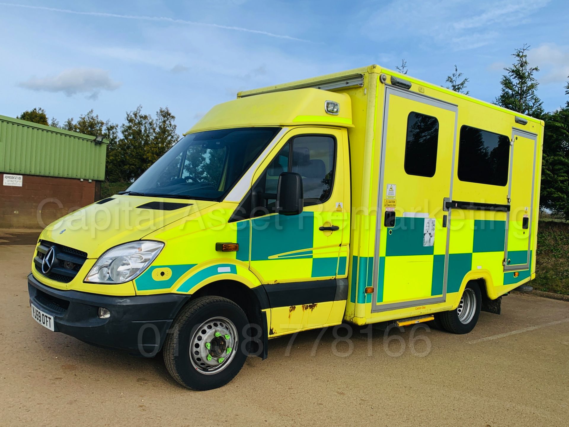 MERCEDES-BENZ SPRINTER 519 CDI *AMBULANCE / BOX VAN* (2010) '3.0 DIESEL - 190 BHP - AUTOMATIC' *A/C* - Image 6 of 34