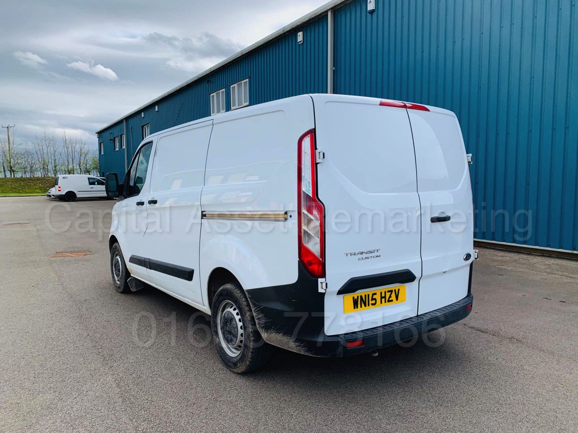 FORD TRANSIT CUSTOM 290 ECO-TECH *LCV - SWB PANEL VAN* (2015) '2.2 TDCI - 6 SPEED' - Image 7 of 26