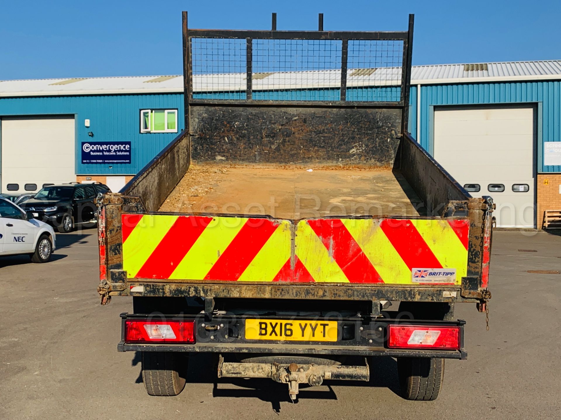 FORD TRANSIT 125 T350 *SINGLE CAB - TIPPER* (2016) '2.2 TDCI - 125 BHP - 6 SPEED' **3500 KG** - Image 17 of 46