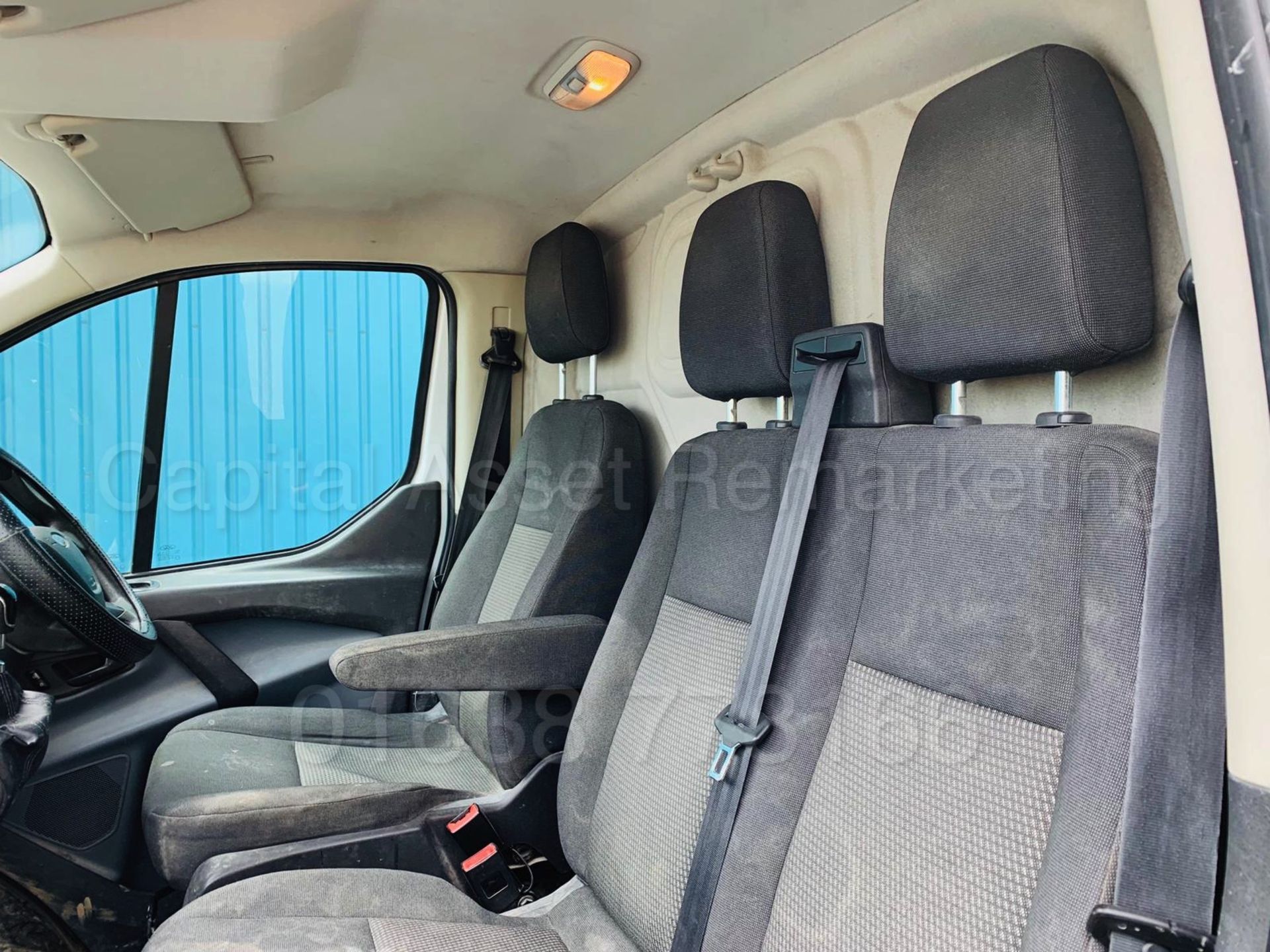 FORD TRANSIT CUSTOM 290 ECO-TECH *LCV - SWB PANEL VAN* (2015) '2.2 TDCI - 6 SPEED' - Image 14 of 26