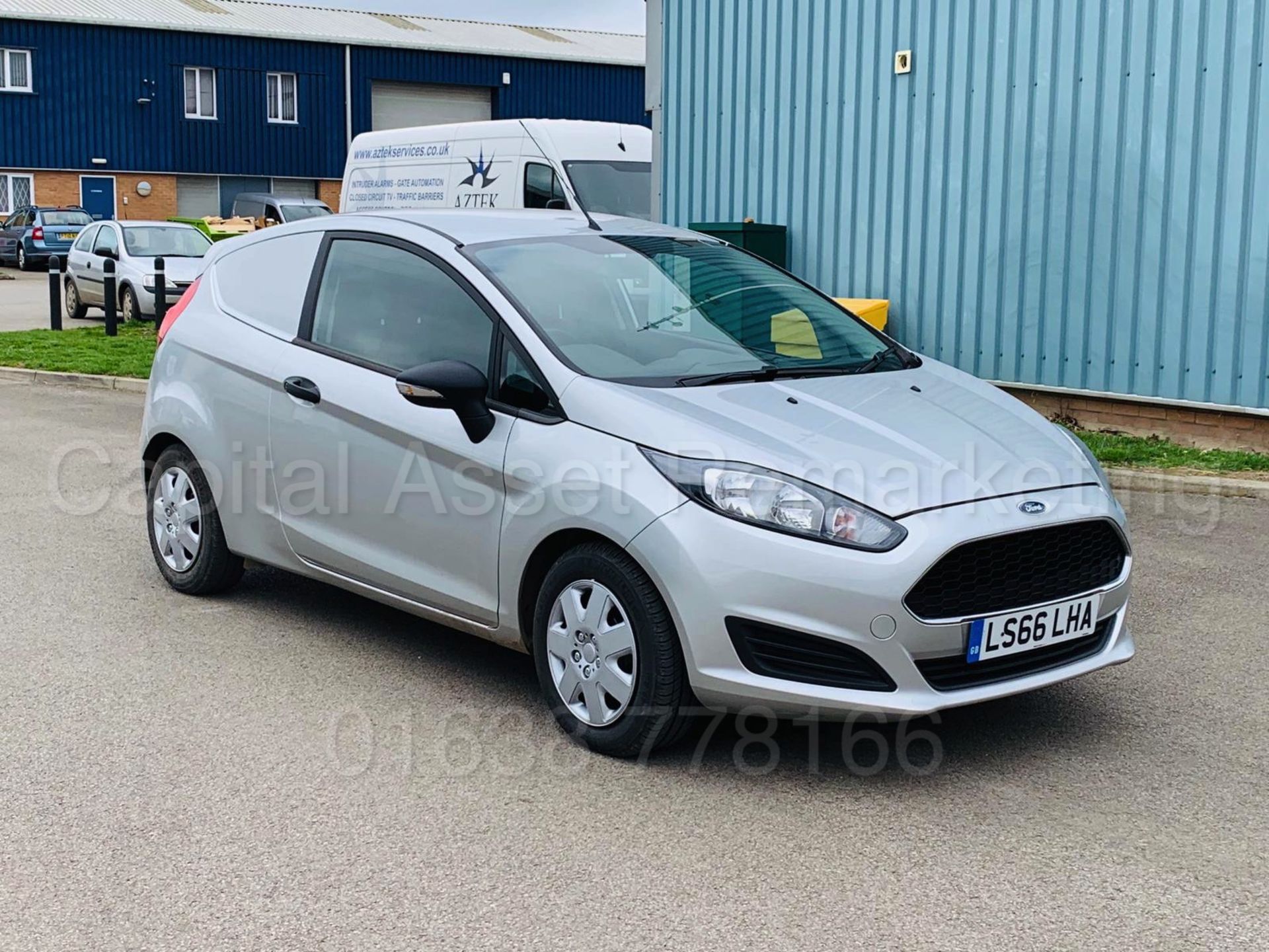 FORD FIESTA *LCV - PANEL VAN* (2017 MODEL) '1.5 TDCI - 95 BHP - STOP/START' **AIR CON - BLUETOOTH** - Image 9 of 22