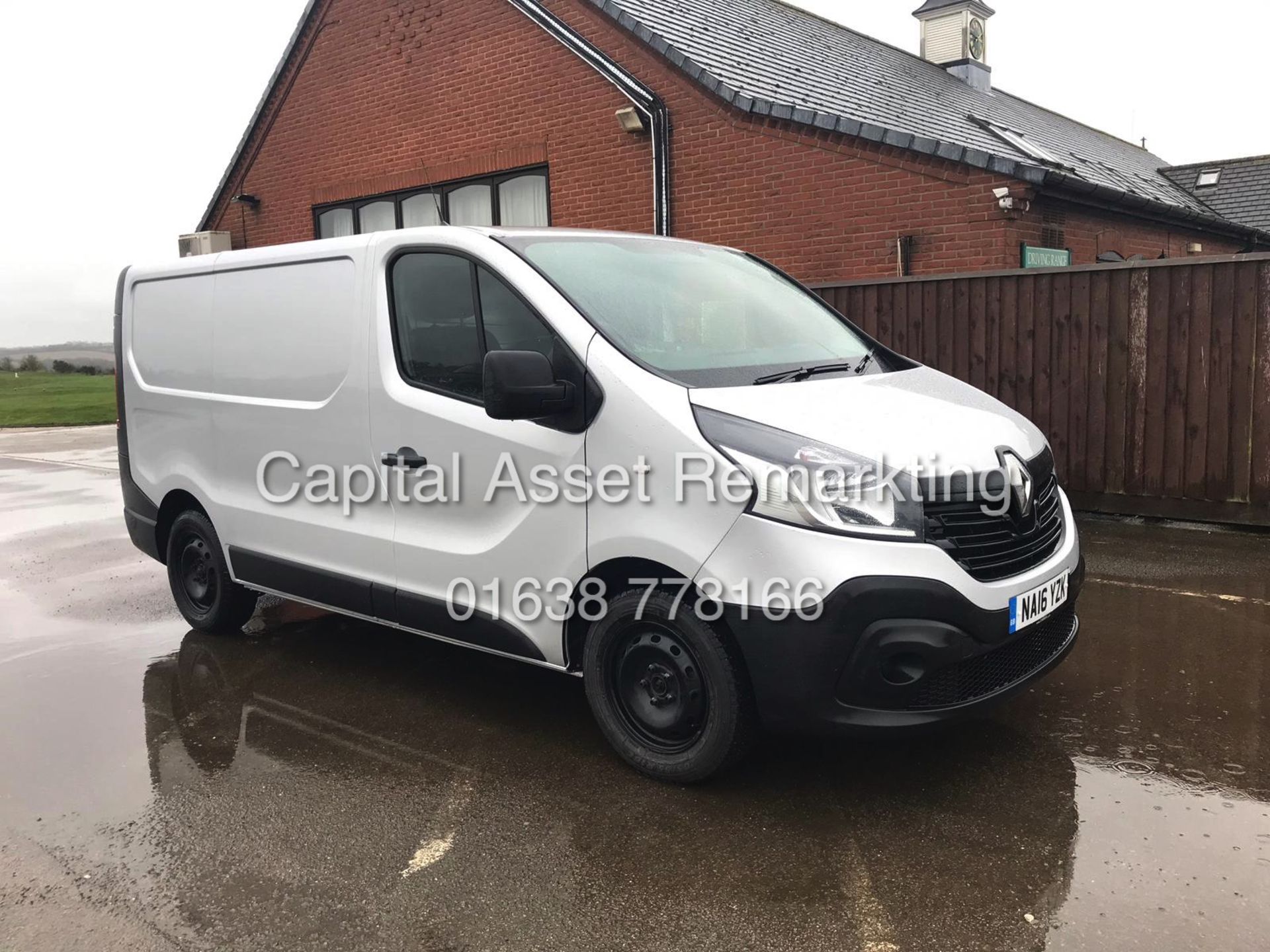 (ON SALE) RENAULT TRAFIC 1.6DCI "BUSINESS" (16 REG) 1 PREVIOUS KEEPER - SILVER - START / STOP - Image 5 of 16