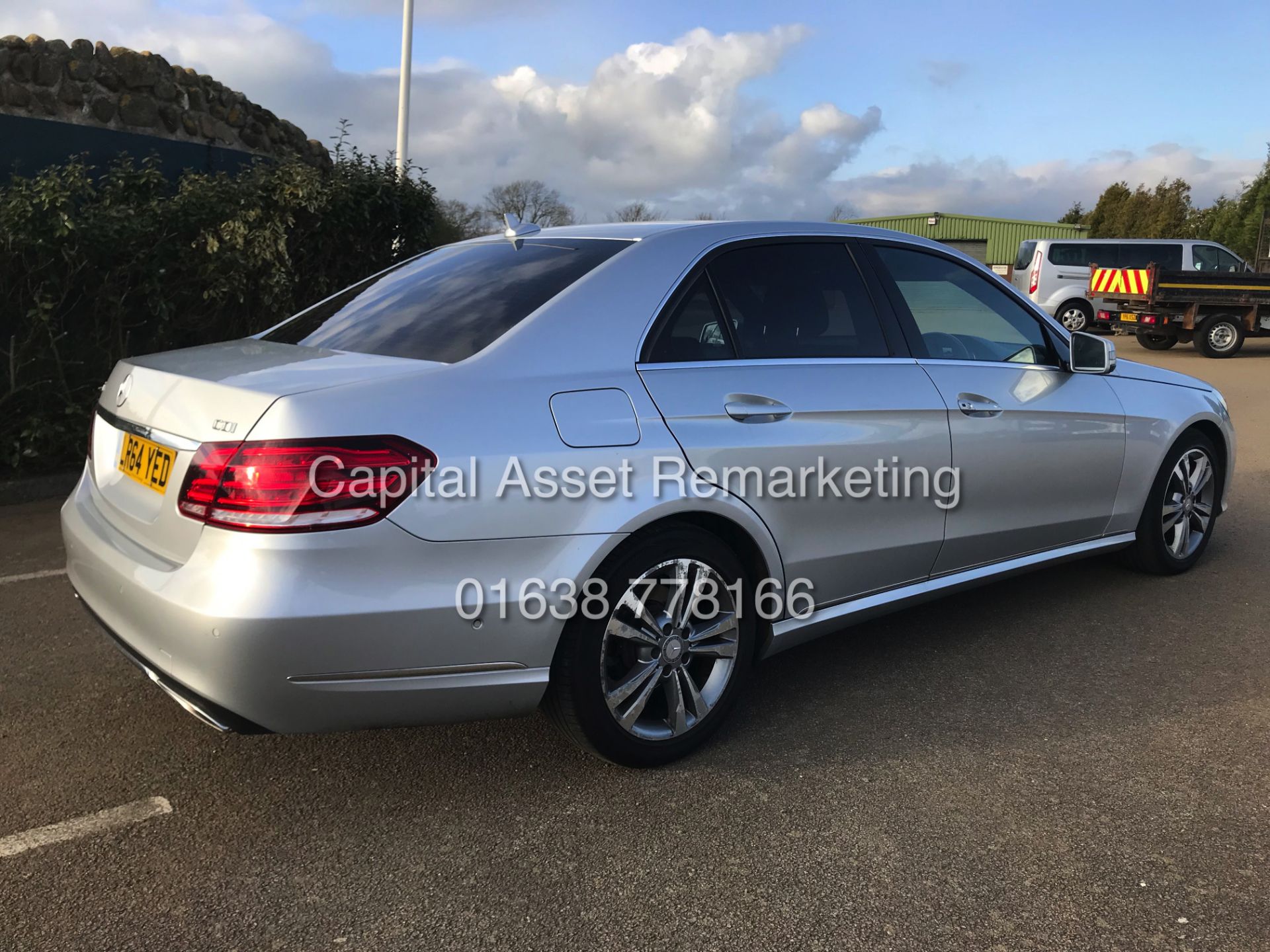 MERCEDES E220d "SPECIAL EQUIPMENT" 7G TRONIC AUTO (2015 MODEL) 1 OWNER - SAT NAV - LEATHER - Image 11 of 26