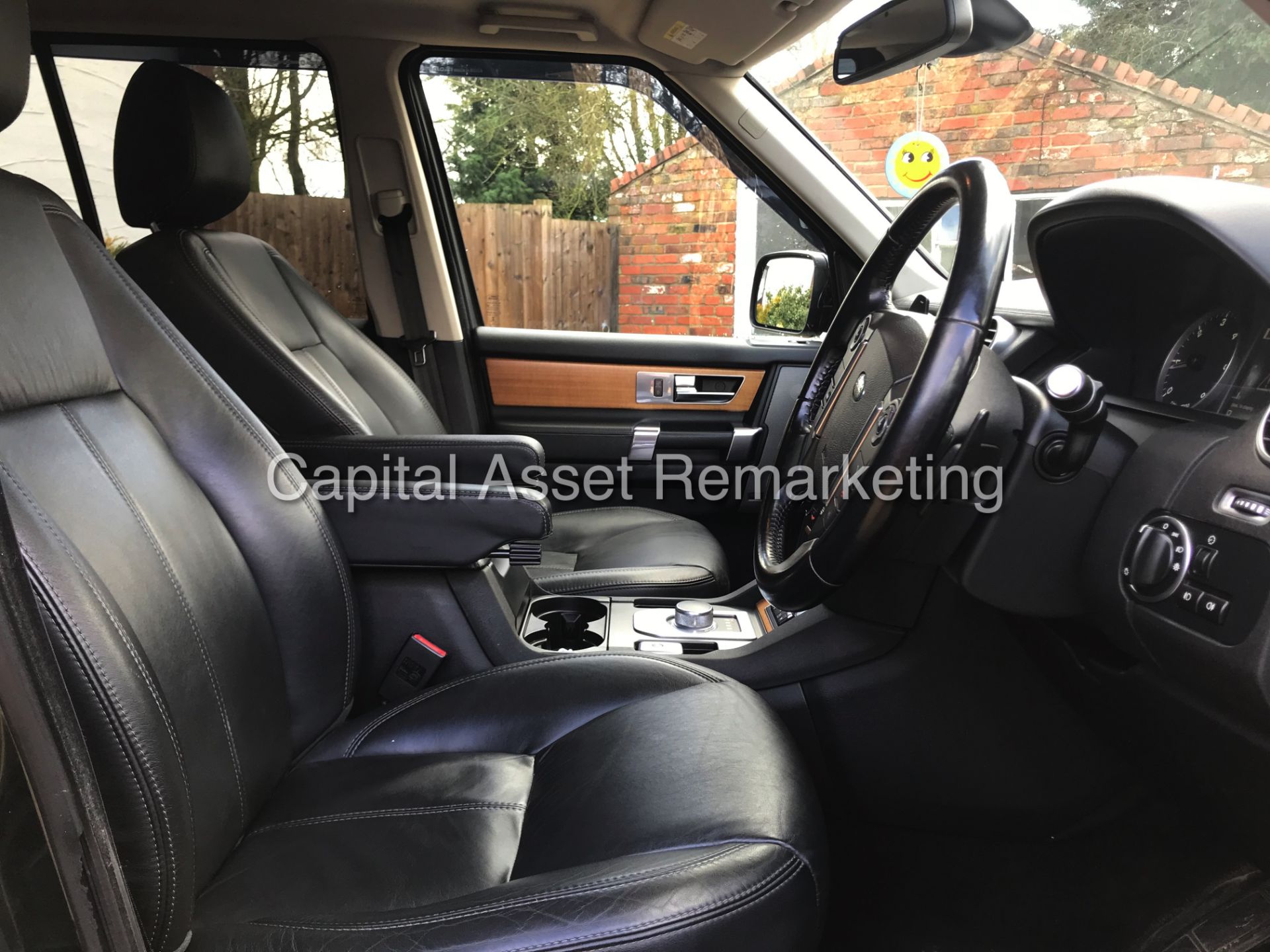 LAND ROVER DISCOVERY 4 "HSE" 3.0 SDV6 AUTOMATIC (13 REG) 7 SEATER - FULL LEATHER - SAT NAV *LOOK* - Image 9 of 25
