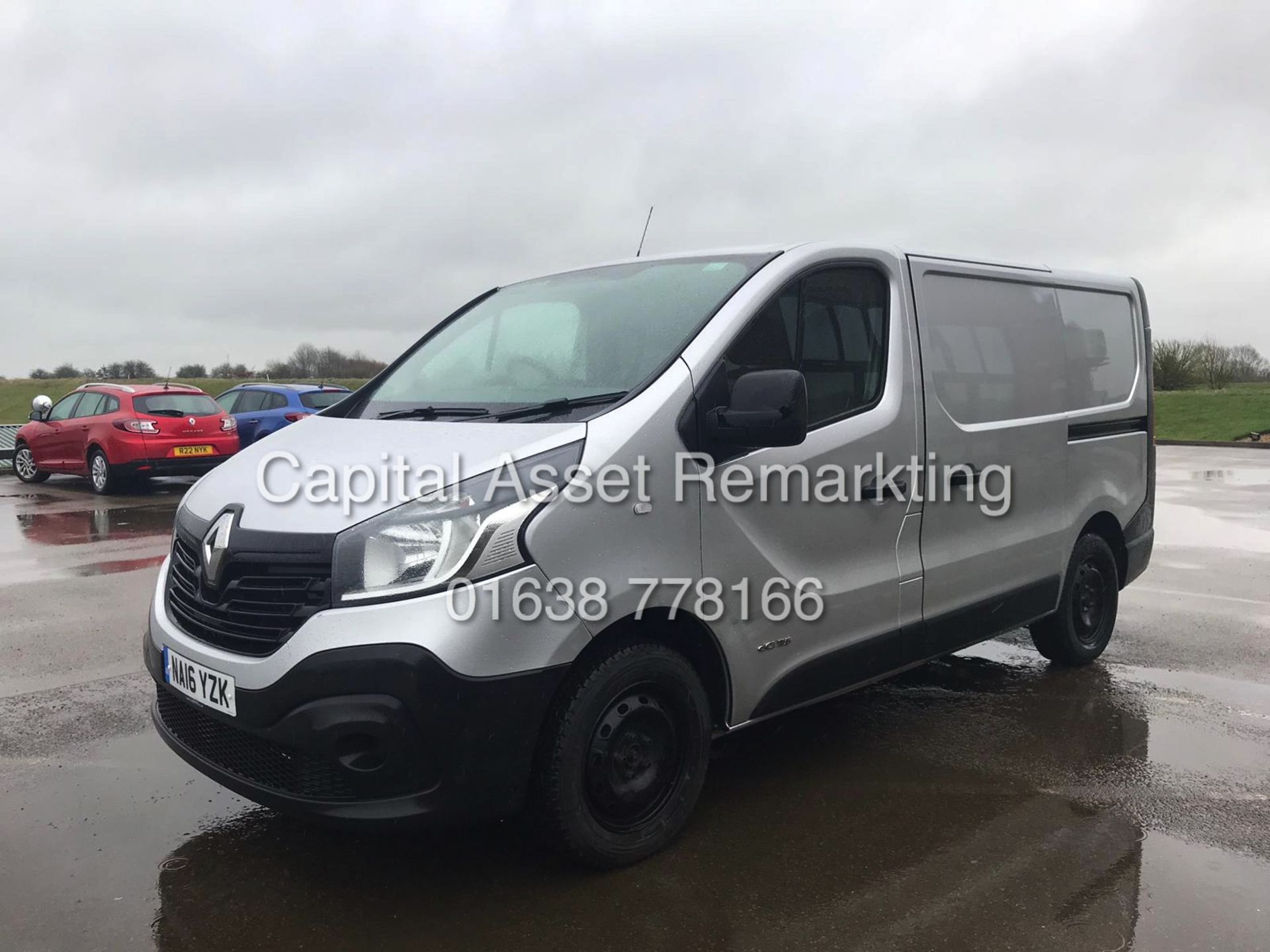(ON SALE) RENAULT TRAFIC 1.6DCI "BUSINESS" (16 REG) 1 PREVIOUS KEEPER - SILVER - START / STOP - Image 4 of 16