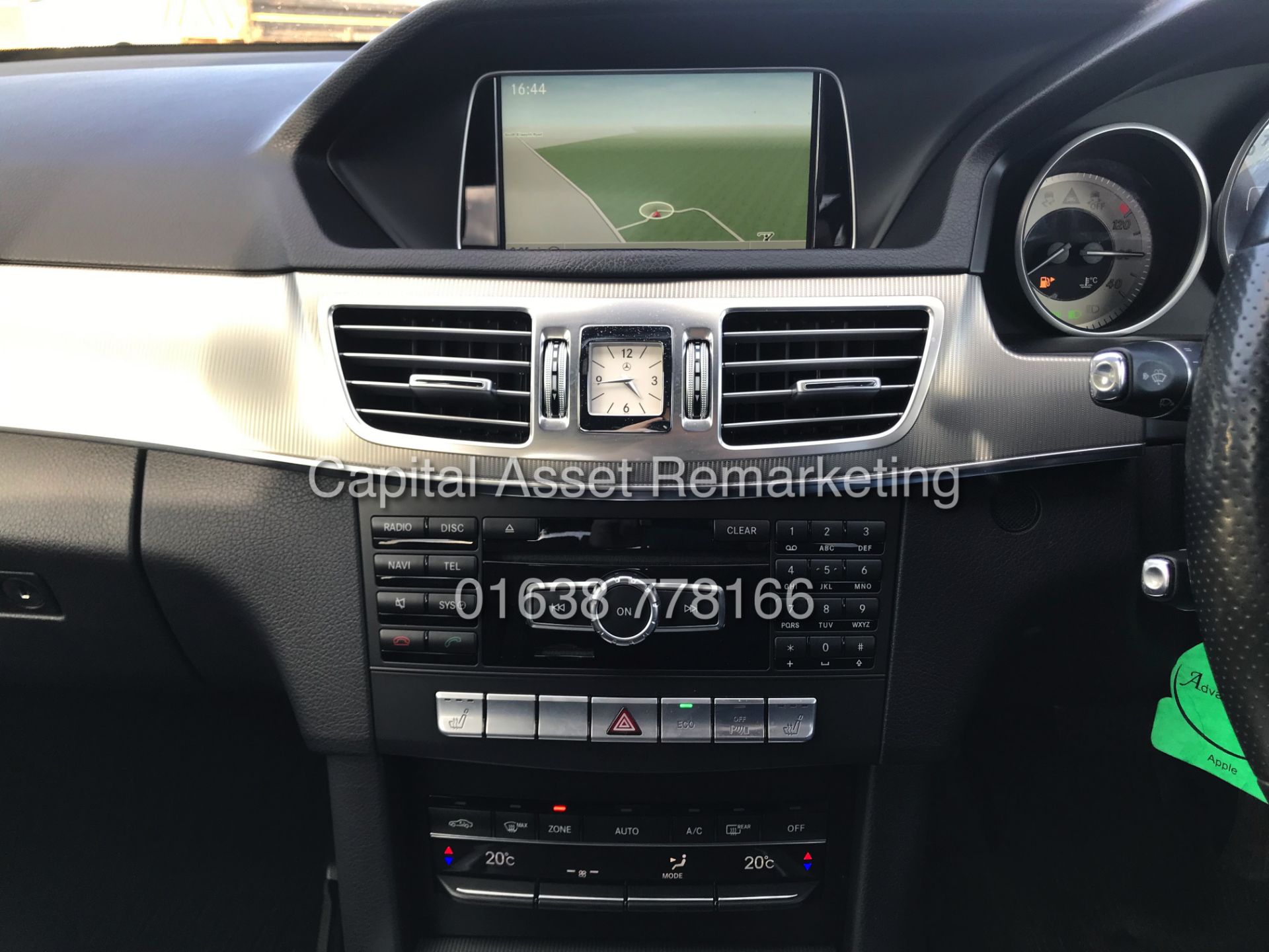 MERCEDES E220d "SPECIAL EQUIPMENT" 7G TRONIC AUTO (2015 MODEL) 1 OWNER - SAT NAV - LEATHER - Image 17 of 26