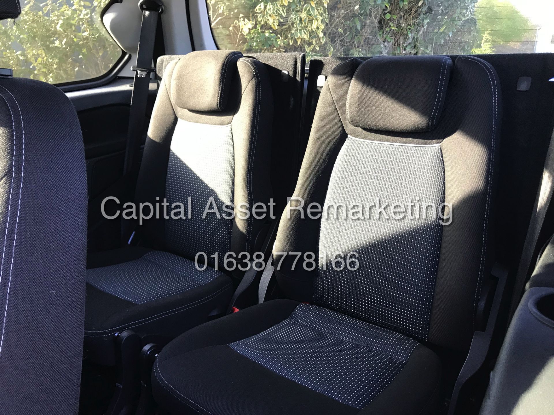 On Sale FORD GALAXY 2.0TDCI "ZETEC - POWERSHIFT" 7 SEATER (15 REG) AIR CON - 1 OWNER - 140BHP ENGINE - Image 12 of 17