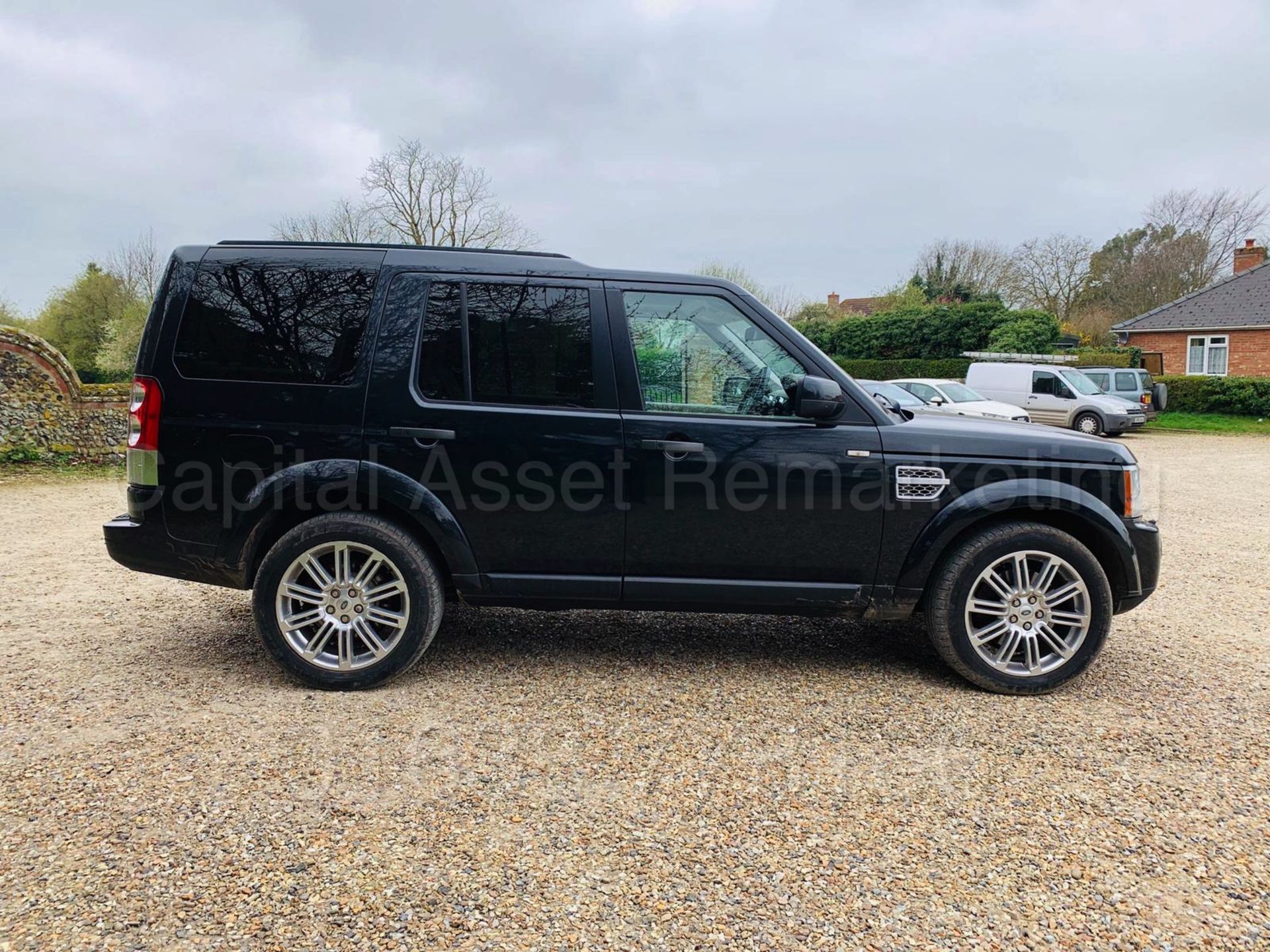 LAND ROVER DISCOVERY *HSE EDITION* 7 SEATER SUV (2012 MODEL) '3.0 SDV6- 8 SPEED AUTO' **HUGE SPEC** - Image 15 of 48