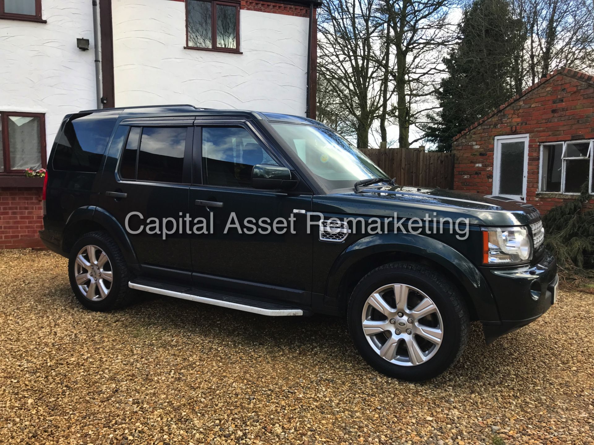 LAND ROVER DISCOVERY 4 "HSE" 3.0 SDV6 AUTOMATIC (13 REG) 7 SEATER - FULL LEATHER - SAT NAV *LOOK* - Image 8 of 25