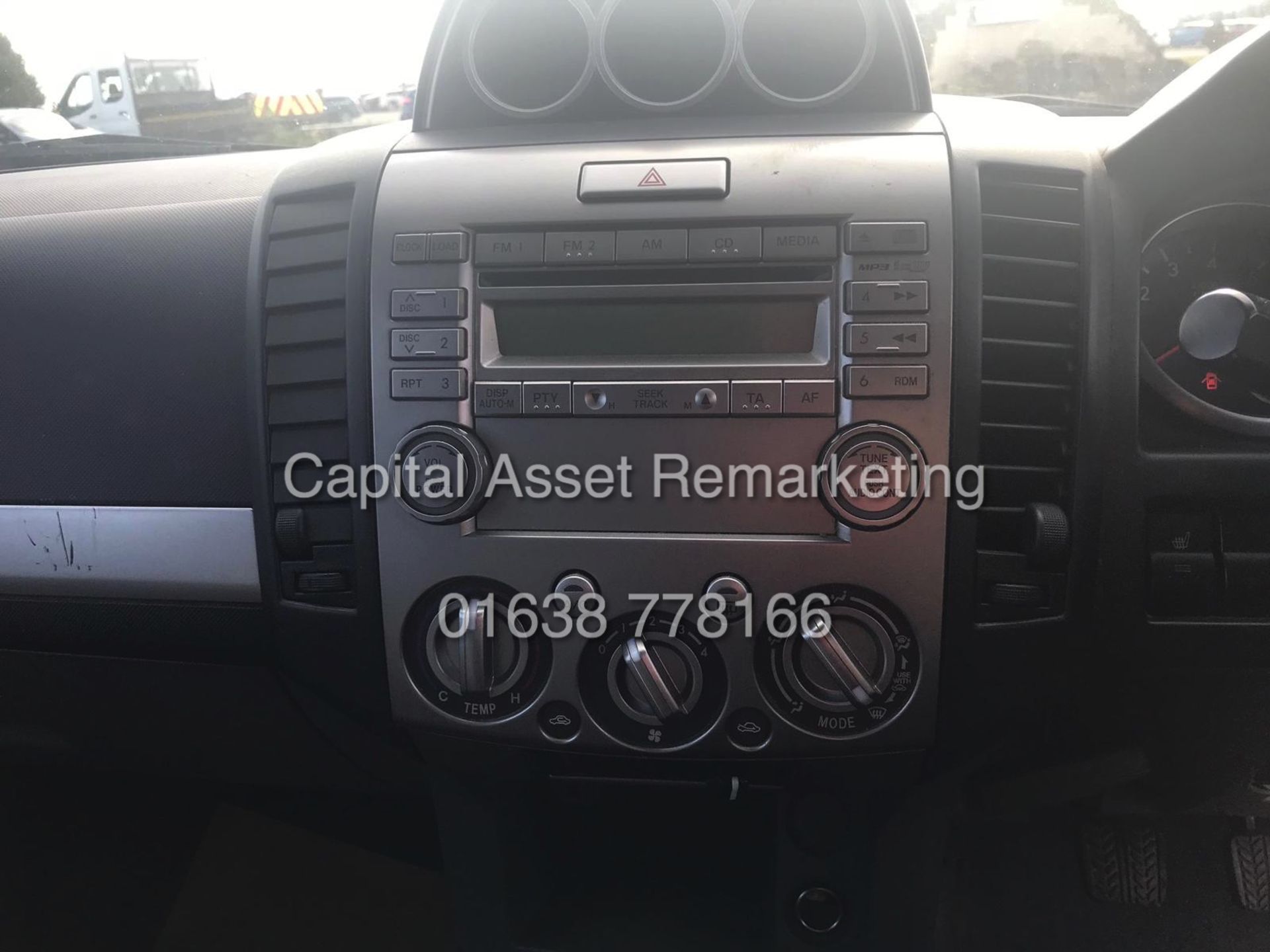 FORD RANGER 2.5TDCI "XLT - BLACK EDITION" D/C (11 REG) 4X4 PICK-UP - AIR CON - ELEC PACK - LEATHER - Image 12 of 15