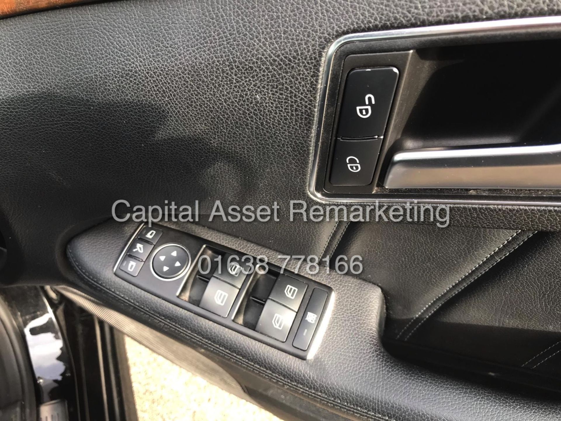 MERCEDES E220d "SPECIAL EQUIPMENT" 7G TRONIC (13 REG - NEW SHAPE) COMAND SAT NAV - LEATHER *LOOK* - Image 12 of 13