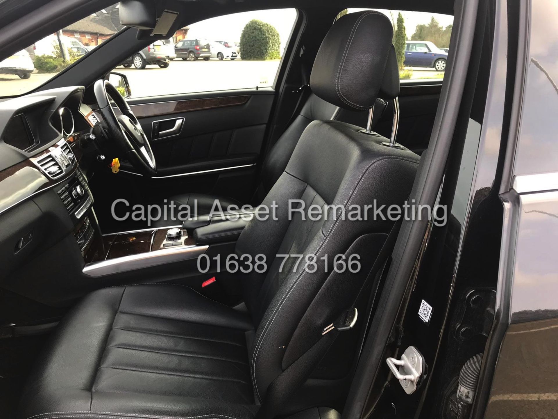 MERCEDES E220d "SPECIAL EQUIPMENT" 7G TRONIC (13 REG - NEW SHAPE) COMAND SAT NAV - LEATHER *LOOK* - Image 8 of 13