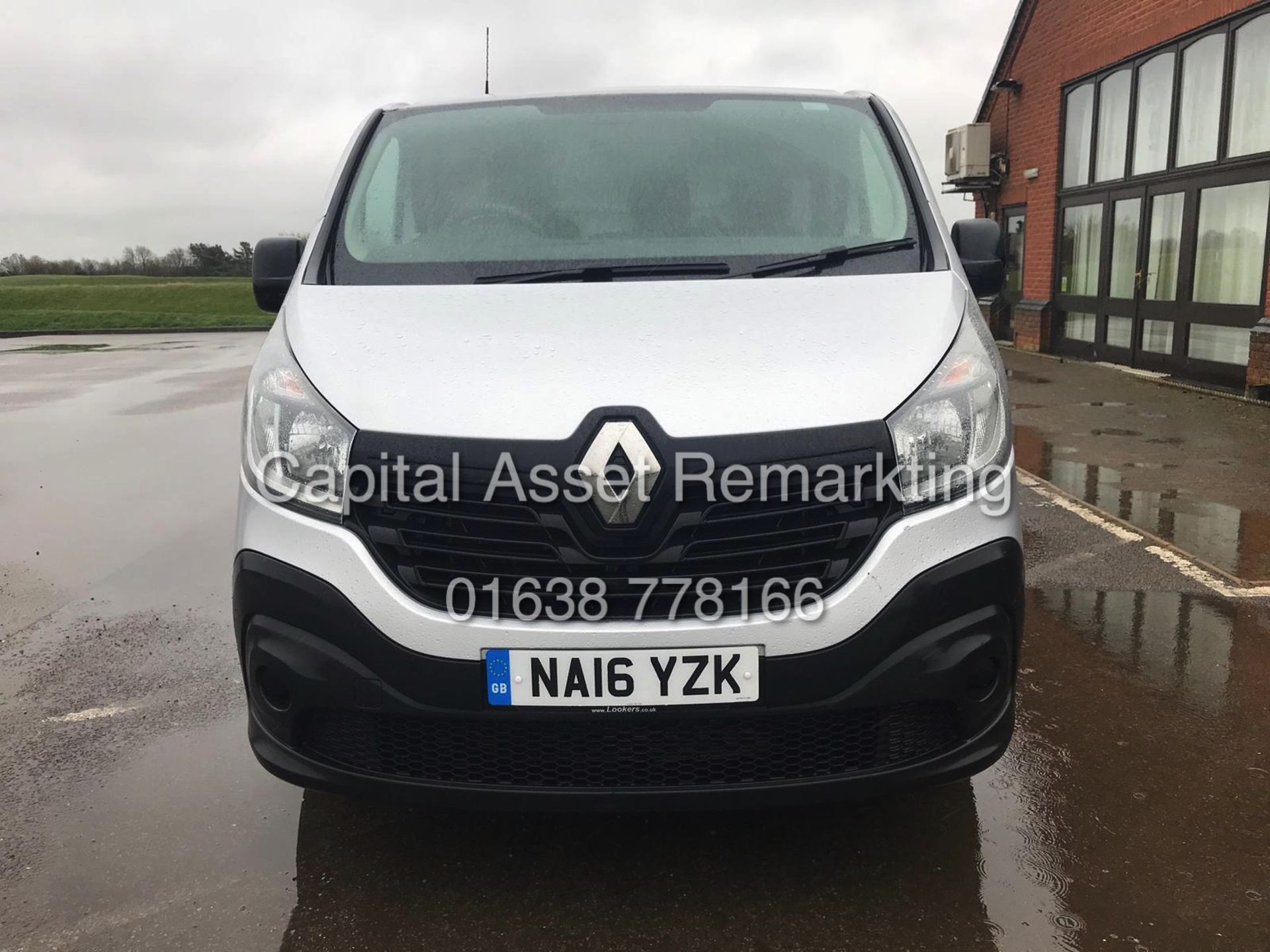 (ON SALE) RENAULT TRAFIC 1.6DCI "BUSINESS" (16 REG) 1 PREVIOUS KEEPER - SILVER - START / STOP