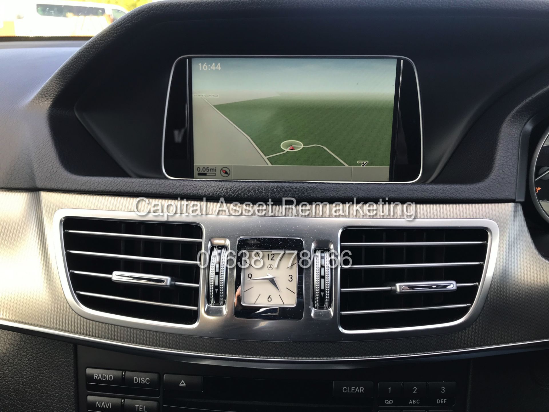 MERCEDES E220d "SPECIAL EQUIPMENT" 7G TRONIC AUTO (2015 MODEL) 1 OWNER - SAT NAV - LEATHER - Image 16 of 26