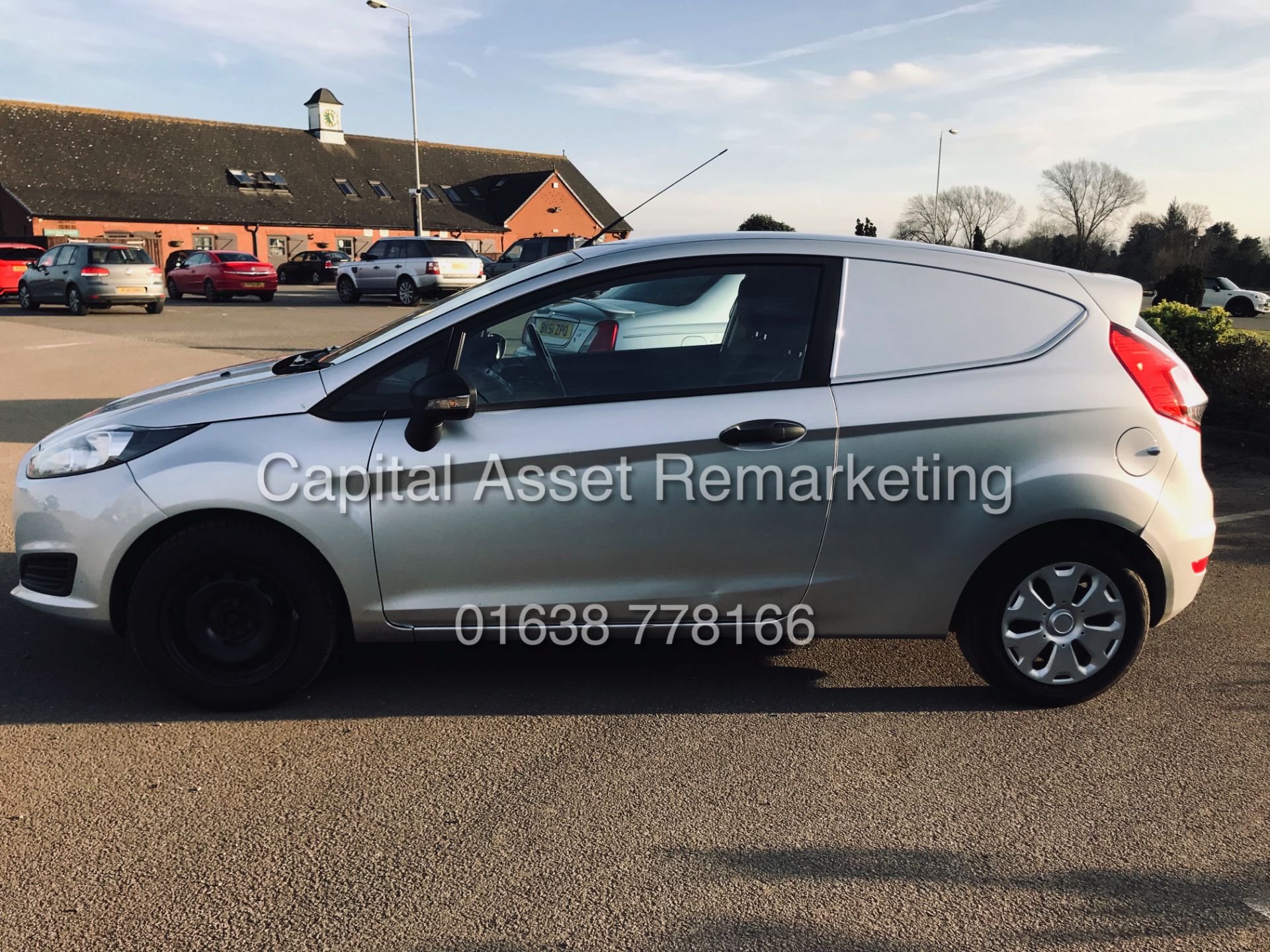 FORD FIESTA 1.5TDCI "SPORT STYLE" VAN (16 REG) 1 OWNER - AIR CON - ELEC PACK - SILVER - BLUETOOTH - Bild 4 aus 18