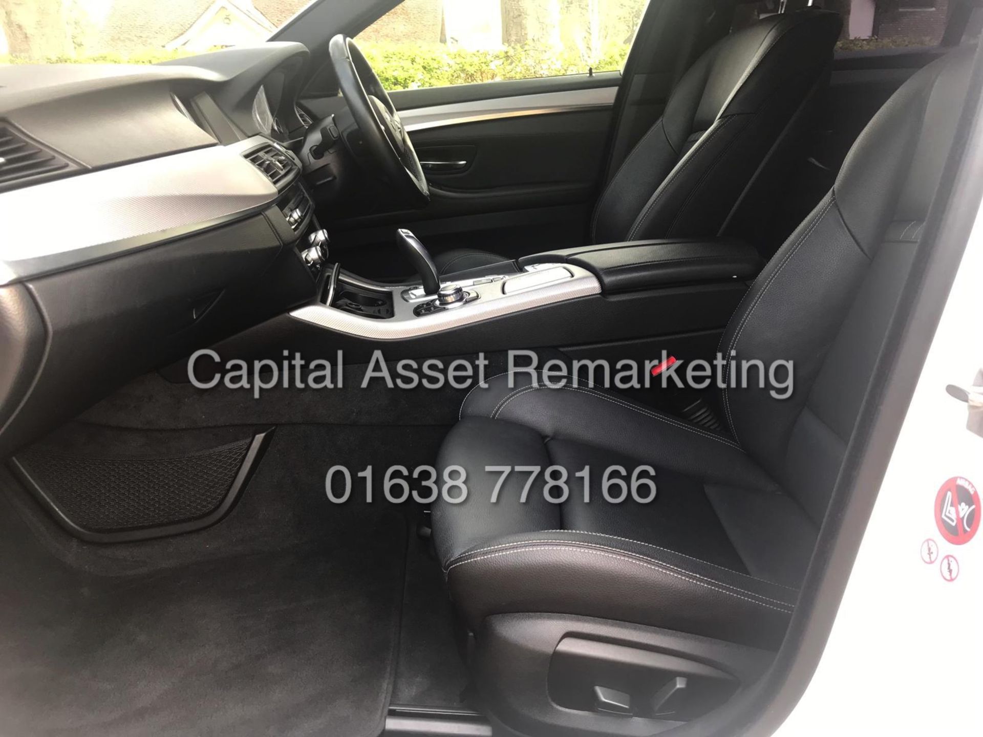 BMW 520D "M-SPORT" AUTO ESTATE (2016 MODEL - NEW SHAPE) 1 OWNER - MASSIVE SPEC - SAT NAV - LEATHER - Image 11 of 14