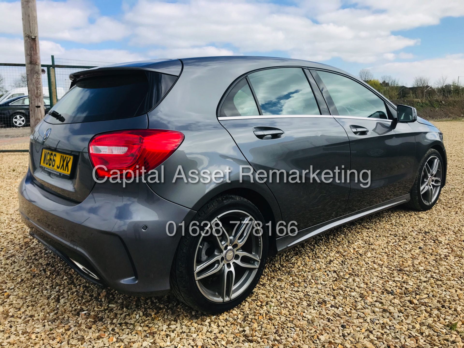 (ON SALE) MERCEDES A180d "AMG LINE - EXECUTIVE" (2017 MODEL) - LEATHER -SAT NAV -REVERSING CAMERA - Bild 6 aus 25