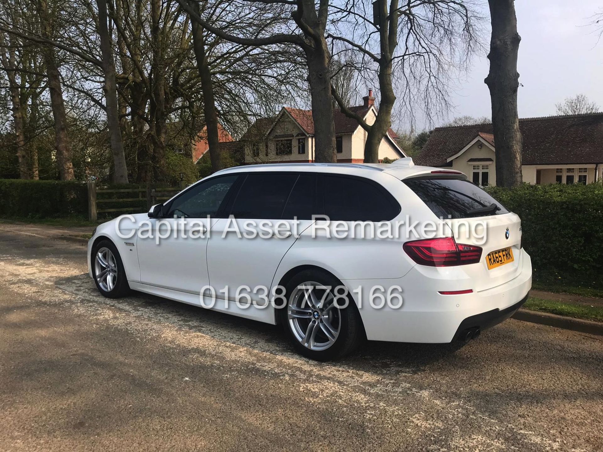 BMW 520D "M-SPORT" AUTO ESTATE (2016 MODEL - NEW SHAPE) 1 OWNER - MASSIVE SPEC - SAT NAV - LEATHER - Bild 6 aus 14