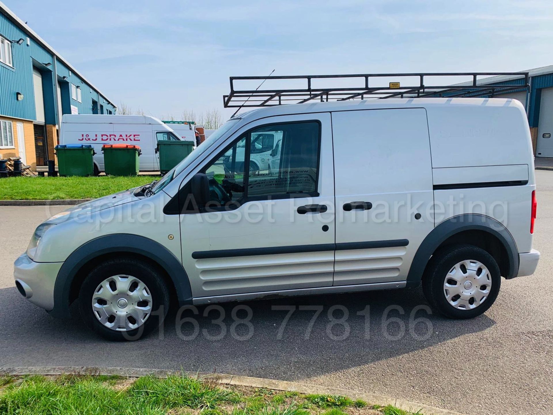 FORD TRANSIT CONNECT *TREND EDITION* (2010 - NEW MODEL) '1.8 TDCI - 90 BHP' **AIR CON** - Image 3 of 26