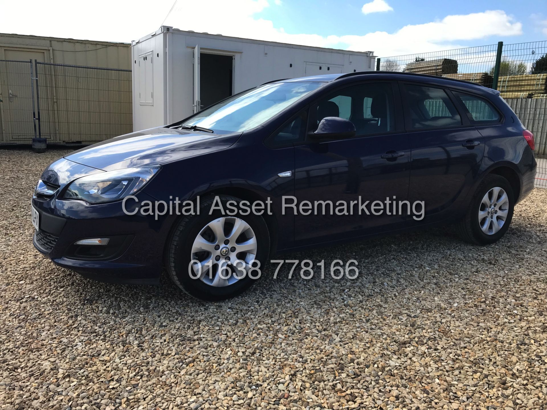(ON SALE) VAUXHALL ASTRA 1.6CDTI "DESIGN" ESTATE (2015 MODEL) 1 OWNER FSH - AIR CON - CRUISE - Image 2 of 13