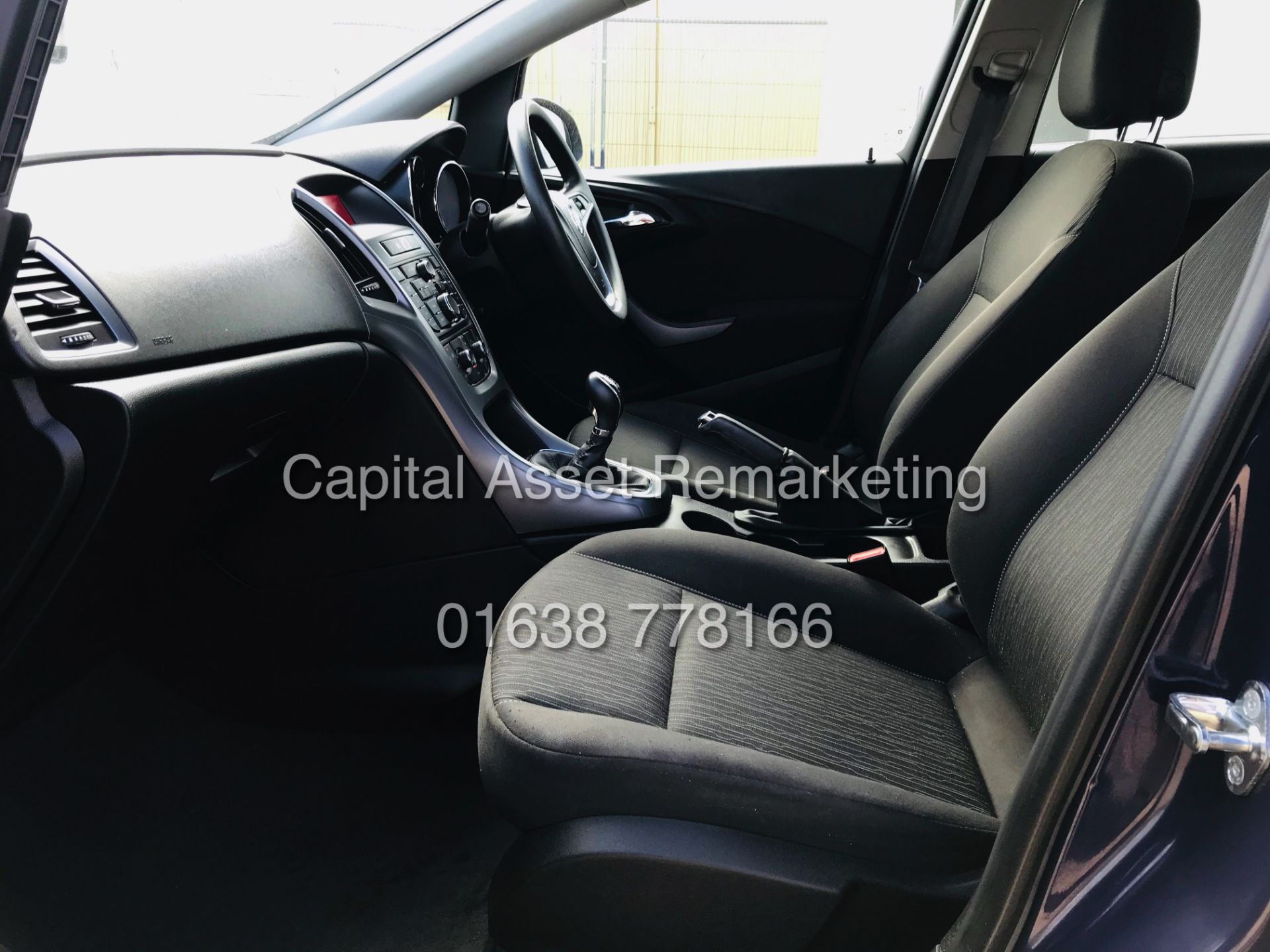 (ON SALE) VAUXHALL ASTRA 1.6CDTI "DESIGN" ESTATE (2015 MODEL) 1 OWNER FSH - AIR CON - CRUISE - Bild 9 aus 13