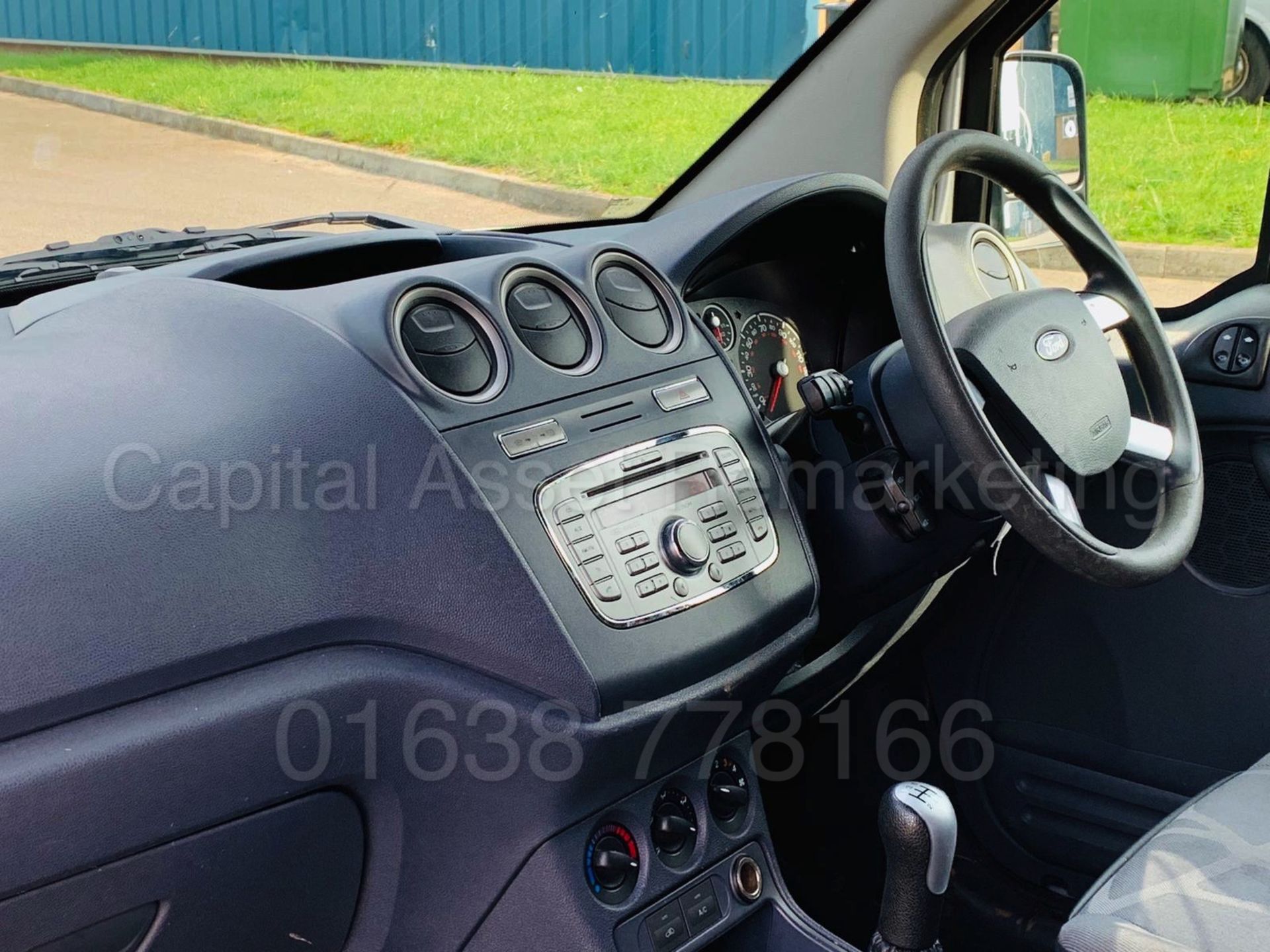 FORD TRANSIT CONNECT *TREND EDITION* (2010 - NEW MODEL) '1.8 TDCI - 90 BHP' **AIR CON** - Image 18 of 26