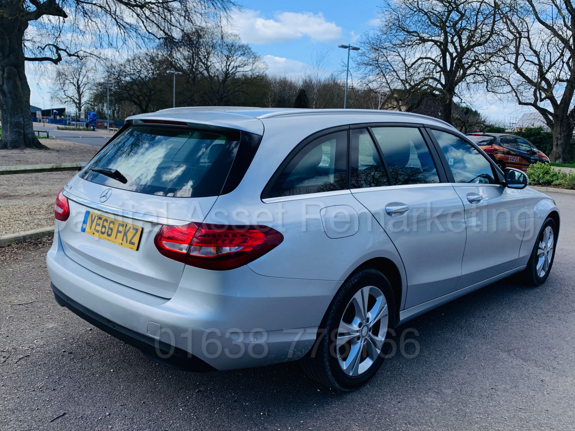 MERCEDES-BENZ C220D *EXECUTIVE* 5 DOOR ESTATE (2017 MODEL) '7G AUTO - LEATHER - SAT NAV' *HUGE SPEC* - Bild 11 aus 51