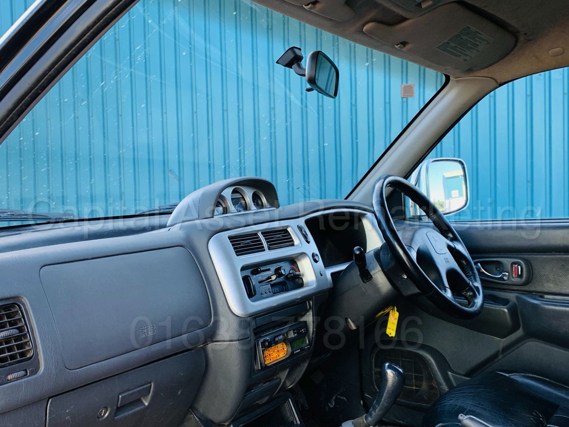 MITSUBISHI L200 *WARRIOR* D/CAB PICK-UP (2004) '2.5 DIESEL - 5 SPEED' *AIR CON - LEATHER* (NO VAT) - Image 18 of 26