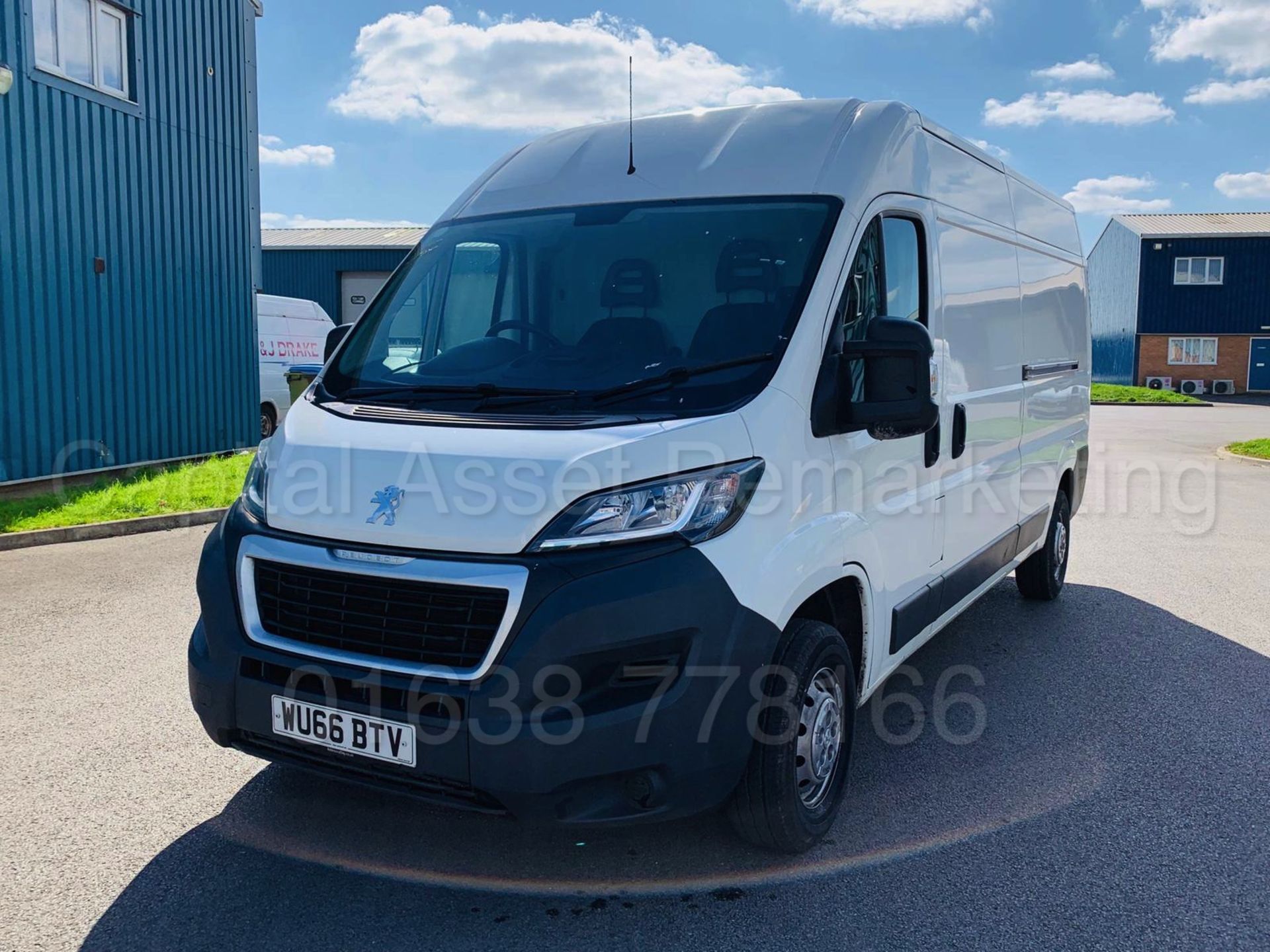 PEUGEOT BOXER *PROFESSIONAL* 'LWB HI-ROOF' (2017 - EURO 6 MODEL) '2.0 HDI - 6 SPEED' (1 OWNER) - Bild 4 aus 28