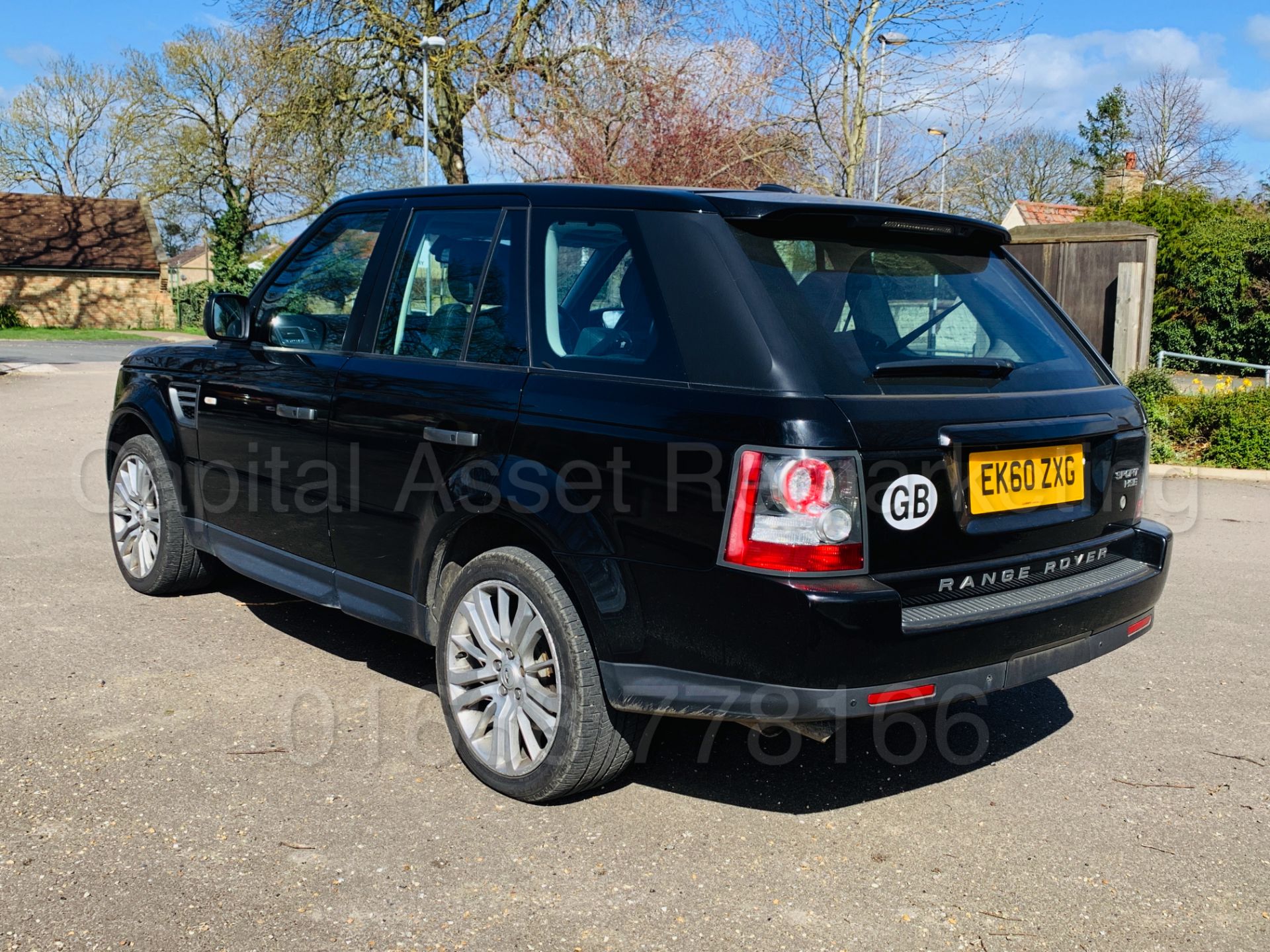 RANGE ROVER SPORT *HSE EDITION* (2011 MODEL) '3.0 TDV6 - AUTO' *LEATHER - SAT NAV* (HUGE SPEC) - Image 4 of 53