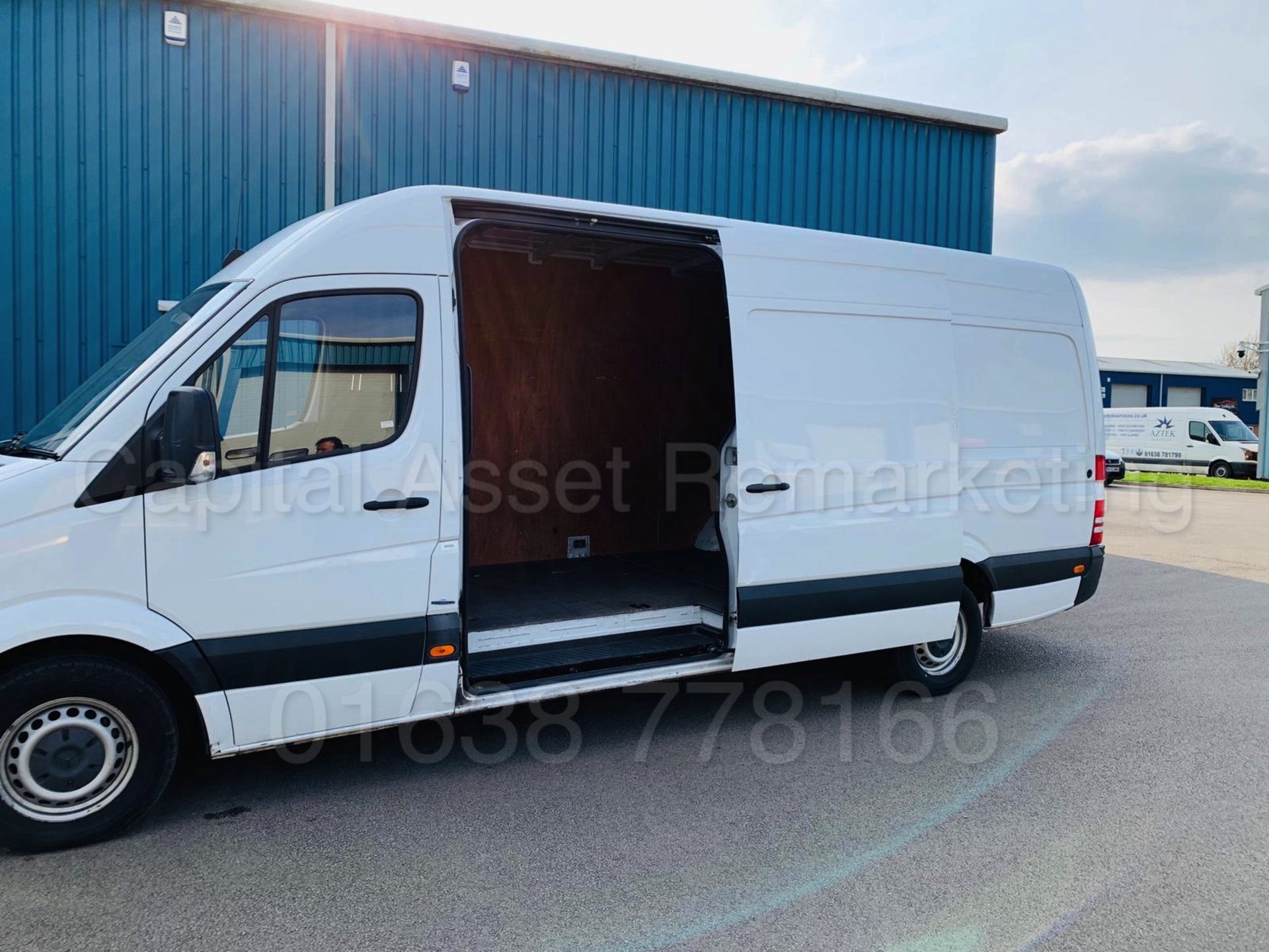 (0N SALE) MERCEDES-BENZ SPRINTER 314 CDI *LWB HI-ROOF* (2017 MODEL) 'EURO 6 - 140 BHP' (1 OWNER) - Image 17 of 30