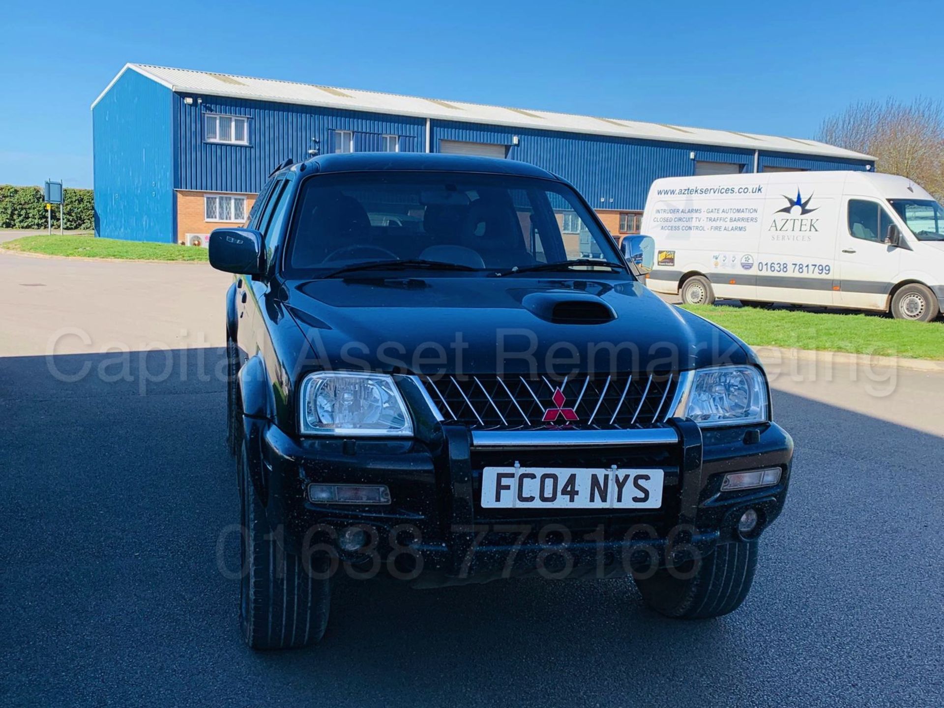 MITSUBISHI L200 *WARRIOR* D/CAB PICK-UP (2004) '2.5 DIESEL - 5 SPEED' *AIR CON - LEATHER* (NO VAT) - Image 10 of 26