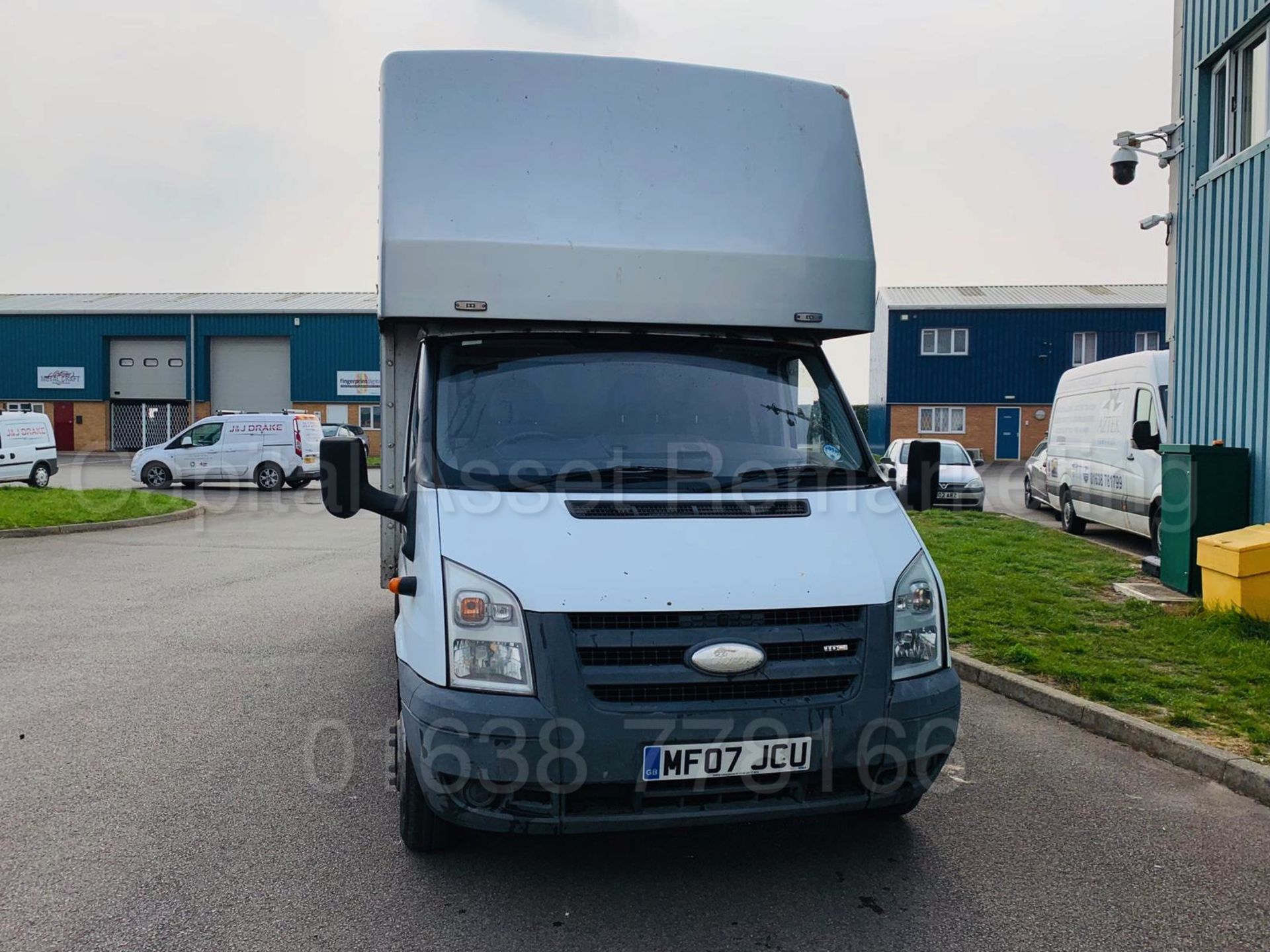 FORD TRANSIT T350L RWD *LWB - LUTON / BOX VAN* (2007) '2.4 TDCI - 6 SPEED' **TAIL-LIFT** (NO VAT) - Image 3 of 23