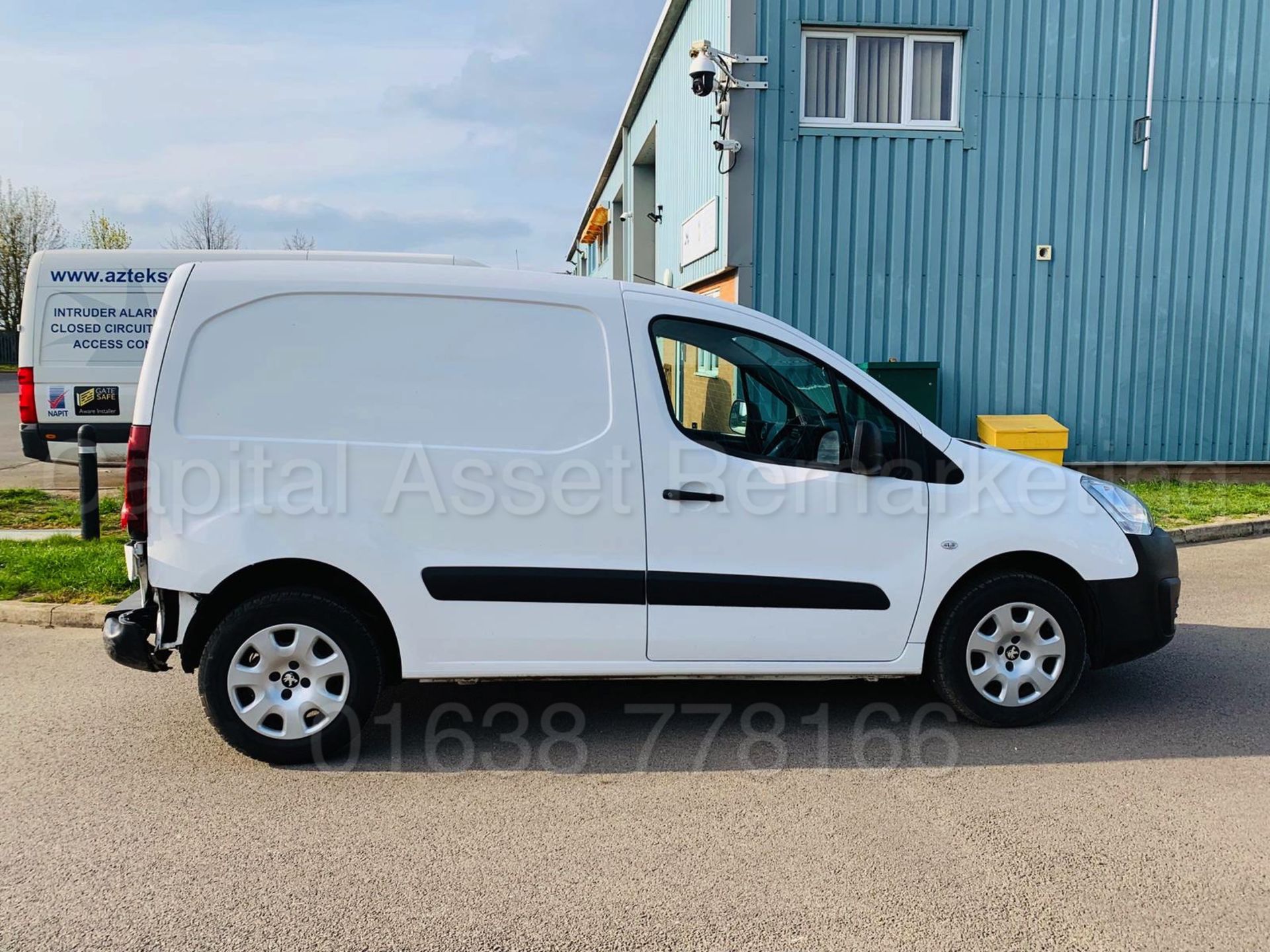 (ON SALE) PEUGEOT PARTNER *SWB - PANEL VAN* (2016 MODEL) '1.6 HDI - 90 BHP' (1 OWNER FROM NEW) - Bild 8 aus 21