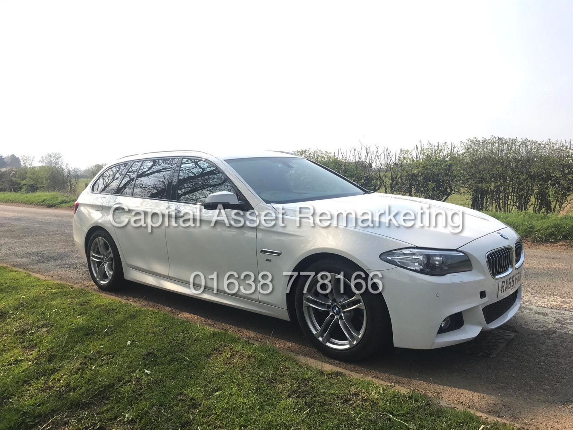 BMW 520D "M-SPORT" AUTO ESTATE (2016 MODEL - NEW SHAPE) 1 OWNER - MASSIVE SPEC - SAT NAV - LEATHER - Bild 3 aus 14