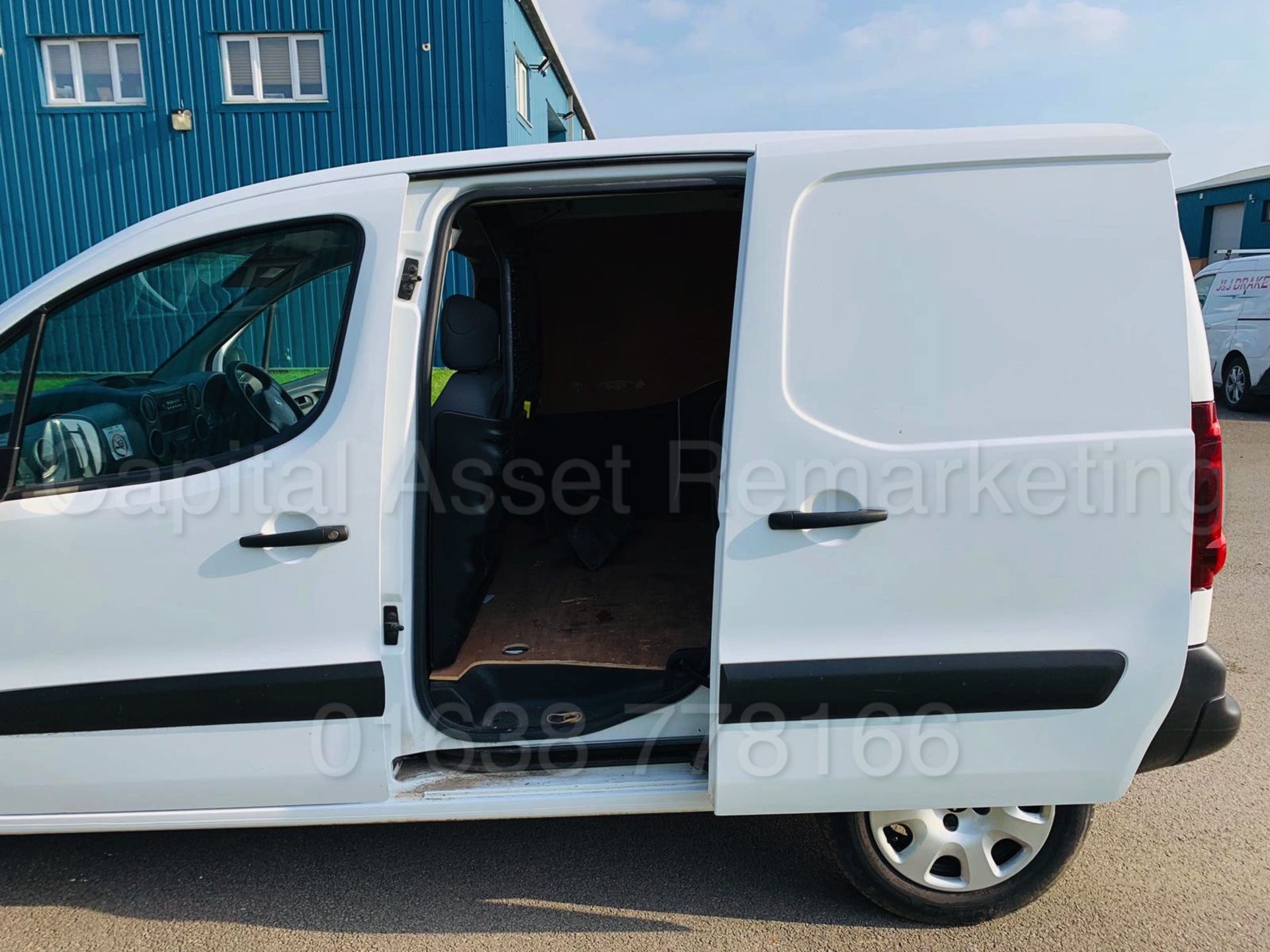 (ON SALE) PEUGEOT PARTNER *SWB - PANEL VAN* (2016 MODEL) '1.6 HDI - 90 BHP' (1 OWNER FROM NEW) - Bild 12 aus 21