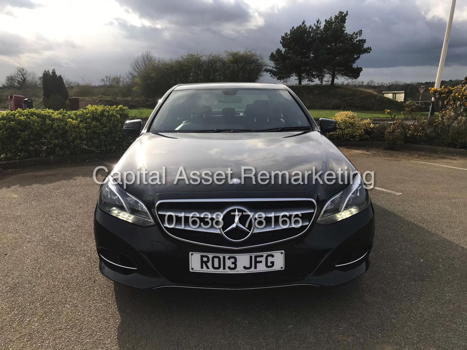 (ON SALE) MERCEDES E220d "SE" AUTO - NEW SHAPE - BLACK - 13 REG - MASSIVE SPEC - SAT NAV - LEATHER - Bild 8 aus 17