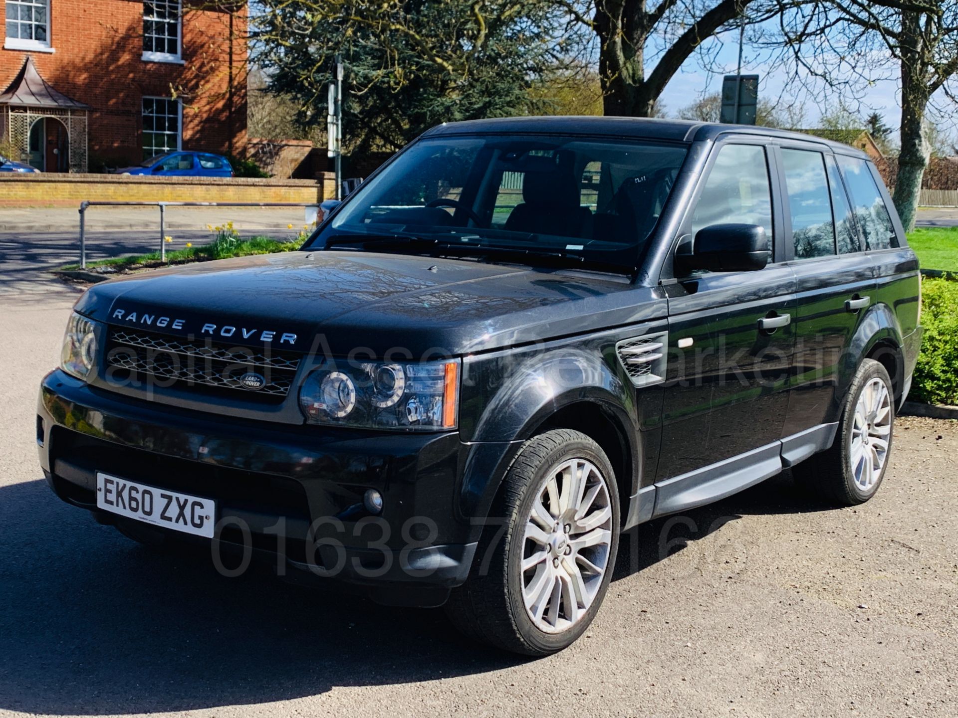 RANGE ROVER SPORT *HSE EDITION* (2011 MODEL) '3.0 TDV6 - AUTO' *LEATHER - SAT NAV* (HUGE SPEC) - Image 2 of 53