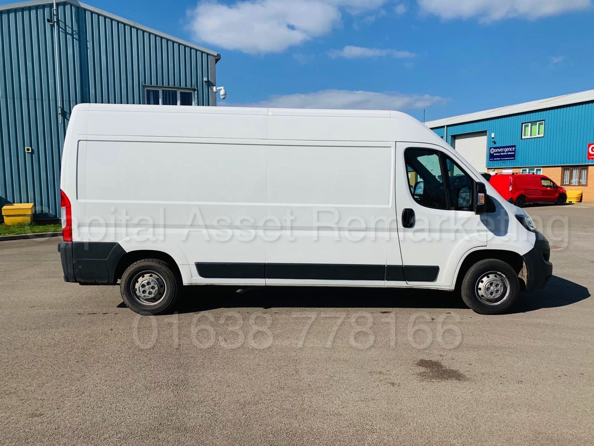 PEUGEOT BOXER *PROFESSIONAL* 'LWB HI-ROOF' (2017 - EURO 6 MODEL) '2.0 HDI - 6 SPEED' (1 OWNER) - Image 10 of 28