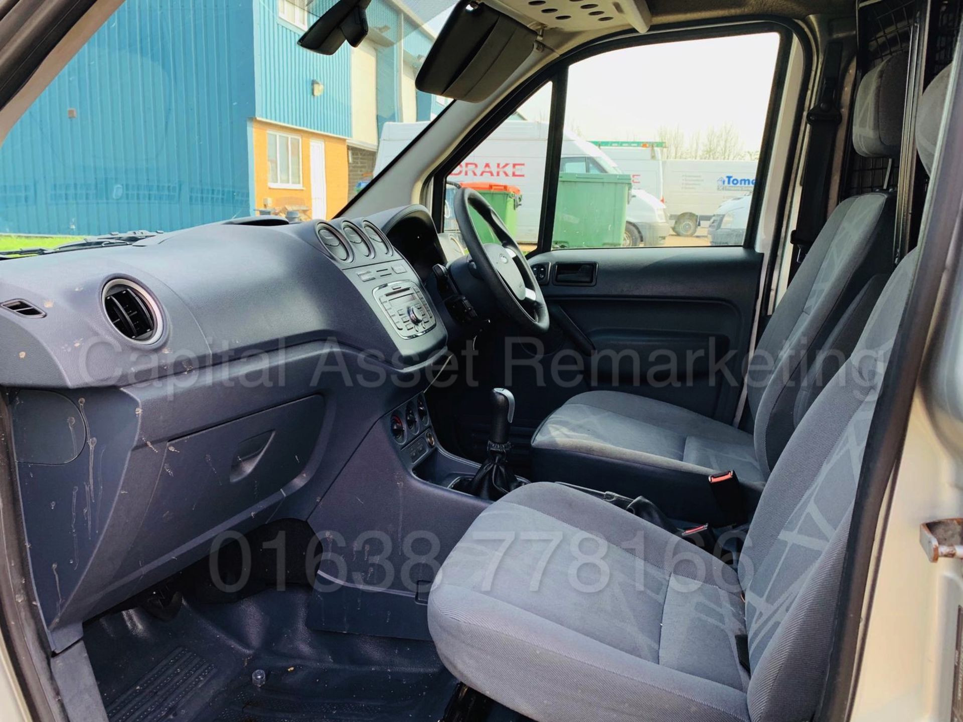 FORD TRANSIT CONNECT *TREND EDITION* (2010 - NEW MODEL) '1.8 TDCI - 90 BHP' **AIR CON** - Image 16 of 26
