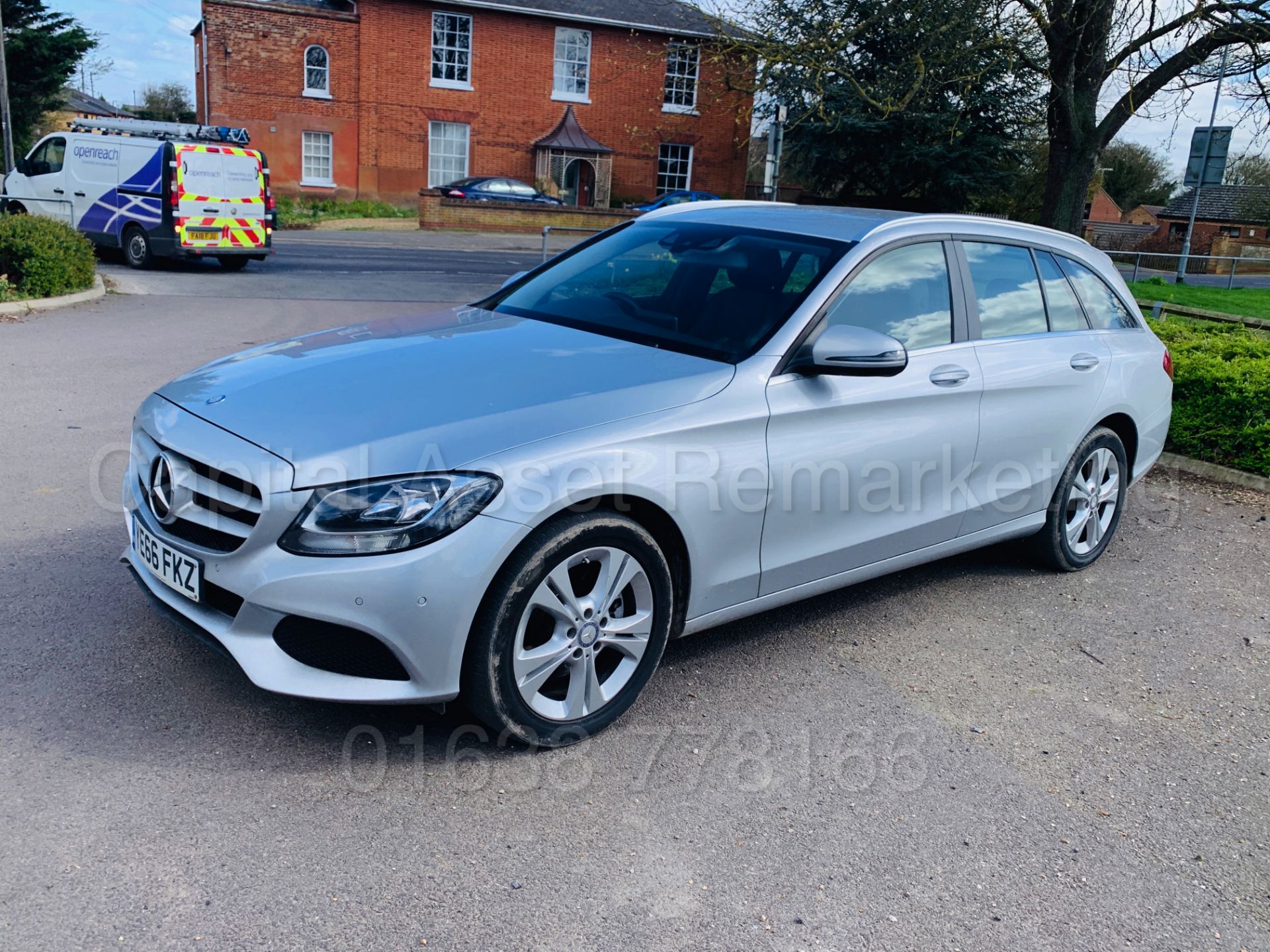 MERCEDES-BENZ C220D *EXECUTIVE* 5 DOOR ESTATE (2017 MODEL) '7G AUTO - LEATHER - SAT NAV' *HUGE SPEC* - Image 6 of 51