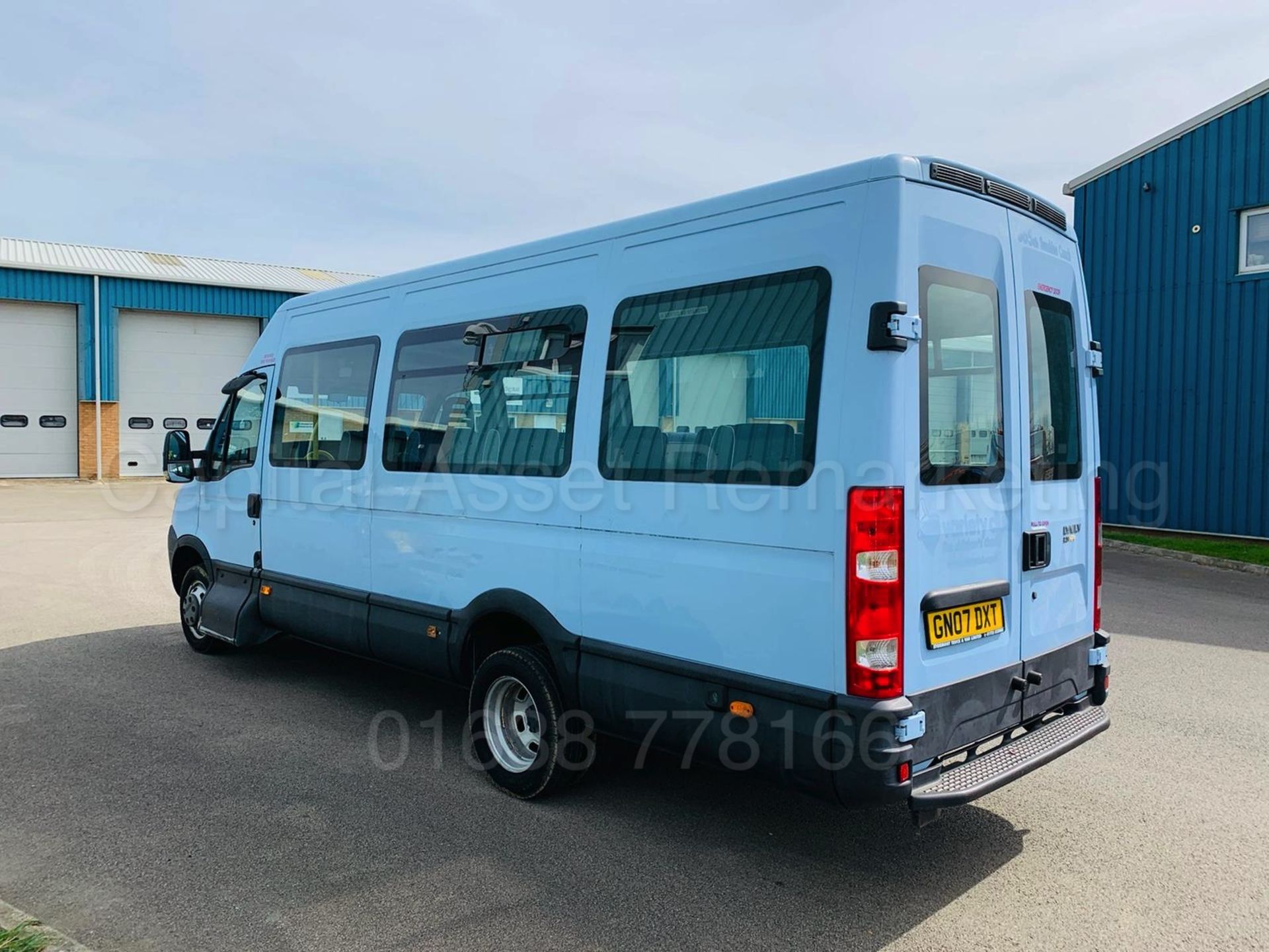 IVECO DAILY 40C12 *LWB - 16 SEATER MINI-BUS / COACH* (2007) *QUICK RELEASE SEATS* (ONLY 11K MILES) - Image 3 of 28