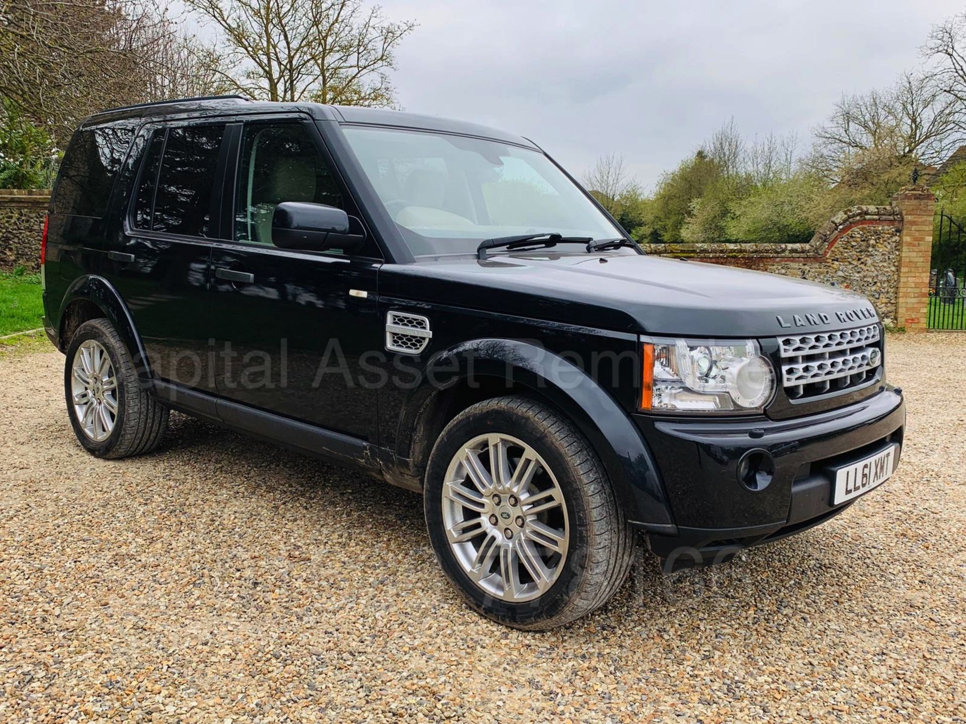 LAND ROVER DISCOVERY *HSE EDITION* 7 SEATER SUV (2012 MODEL) '3.0 SDV6- 8 SPEED AUTO' **HUGE SPEC** - Bild 2 aus 48