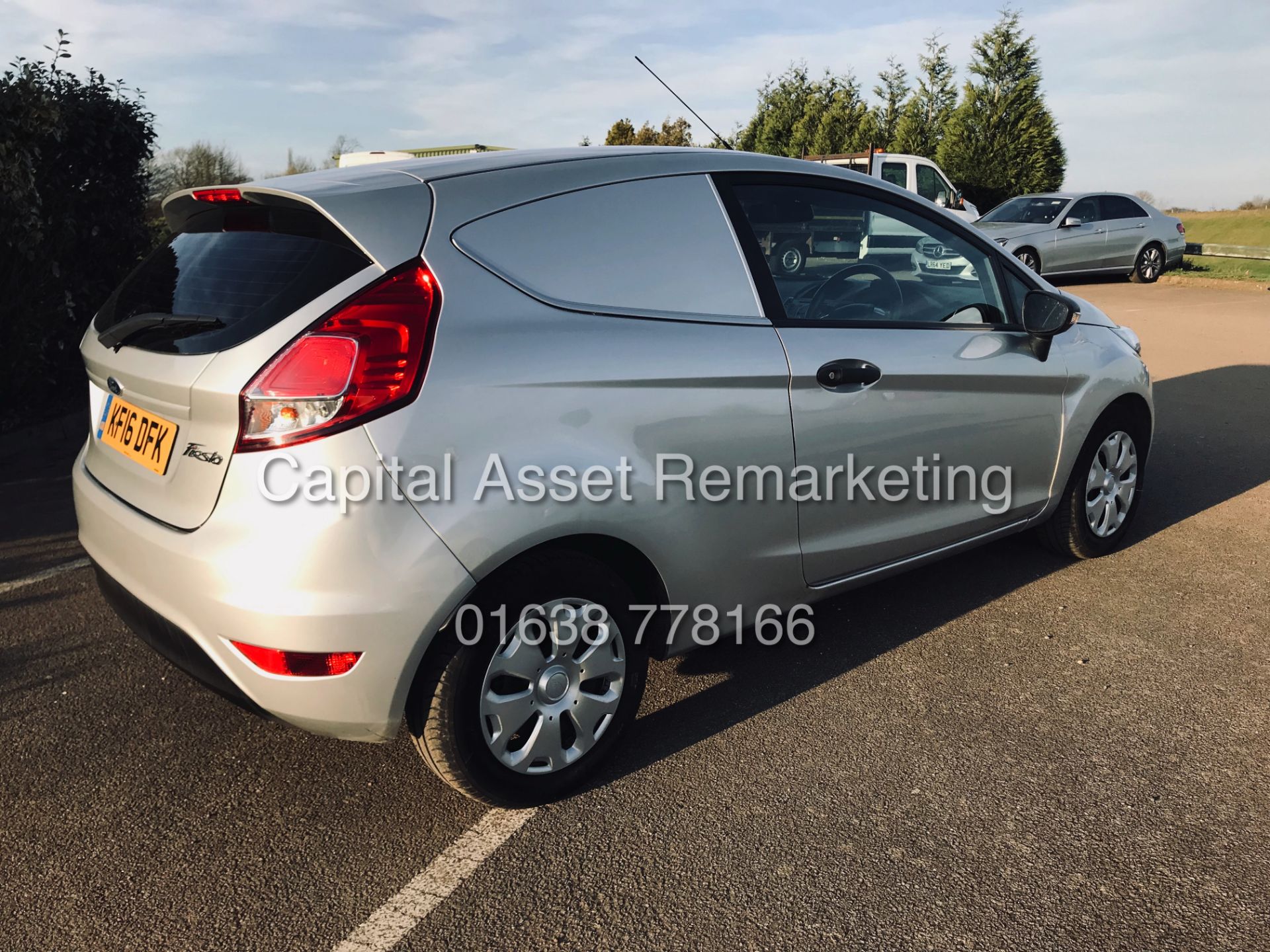 FORD FIESTA 1.5TDCI "SPORT STYLE" VAN (16 REG) 1 OWNER - AIR CON - ELEC PACK - SILVER - BLUETOOTH - Image 7 of 18