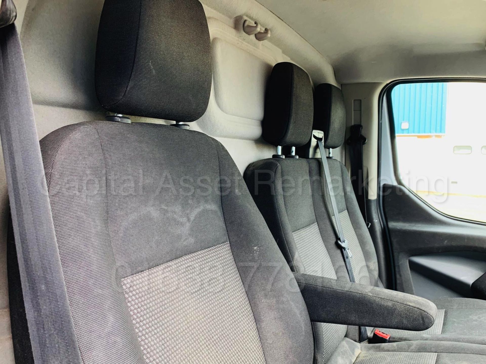 (ON SALE) FORD TRANSIT CUSTOM 290 ECO-TECH *LCV - SWB PANEL VAN* (2015) '2.2 TDCI - 6 SPEED' - Image 20 of 26