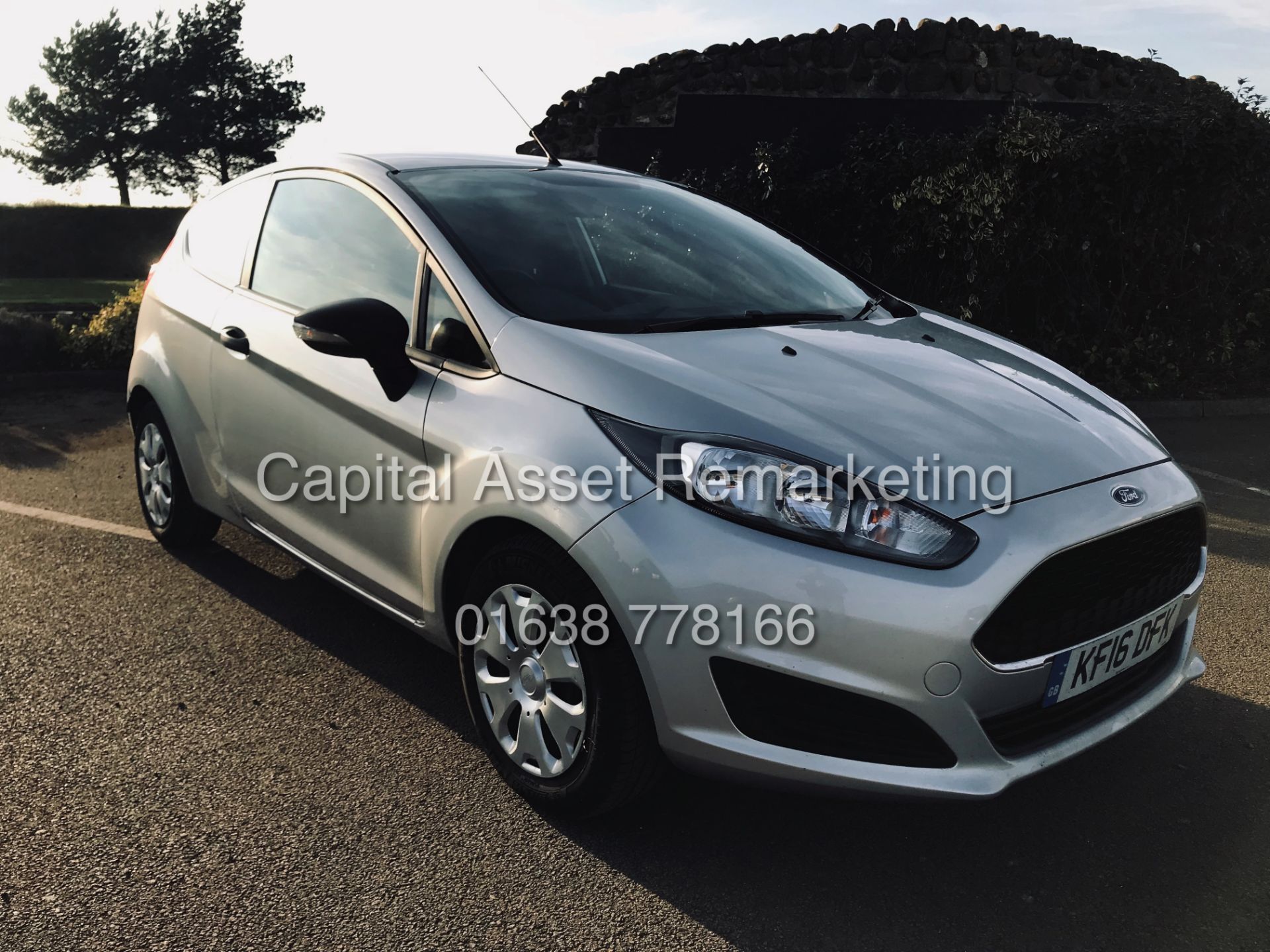 FORD FIESTA 1.5TDCI "SPORT STYLE" VAN (16 REG) 1 OWNER - AIR CON - ELEC PACK - SILVER - BLUETOOTH - Bild 2 aus 18