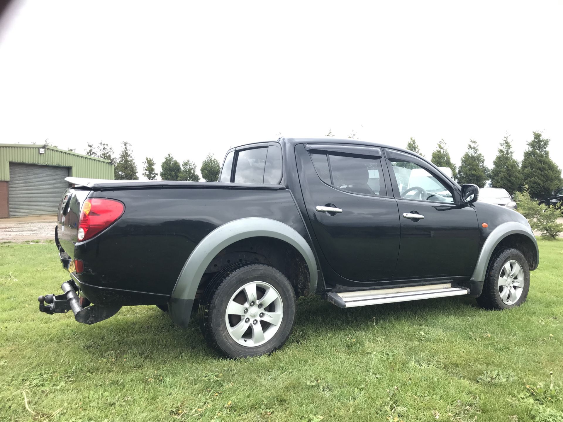 MITSUBISHI L200 2.5DID AUTOMATIC "ELEGANCE" DOUBLE CAB - NEW SHAPE - LEATHER - SAT NAV - NO VAT!!! - Image 4 of 19