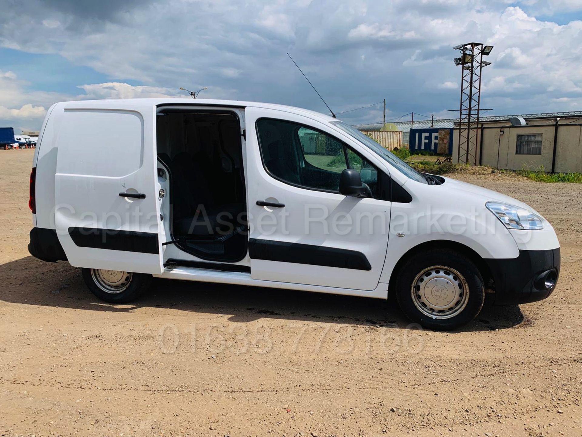 PEUGEOT PARTNER *LCV - LWB 5 SEATER CREW VAN* (2012) '1.6 HDI - 90 BHP - 5 SPEED' (LOW MILES) - Image 18 of 21